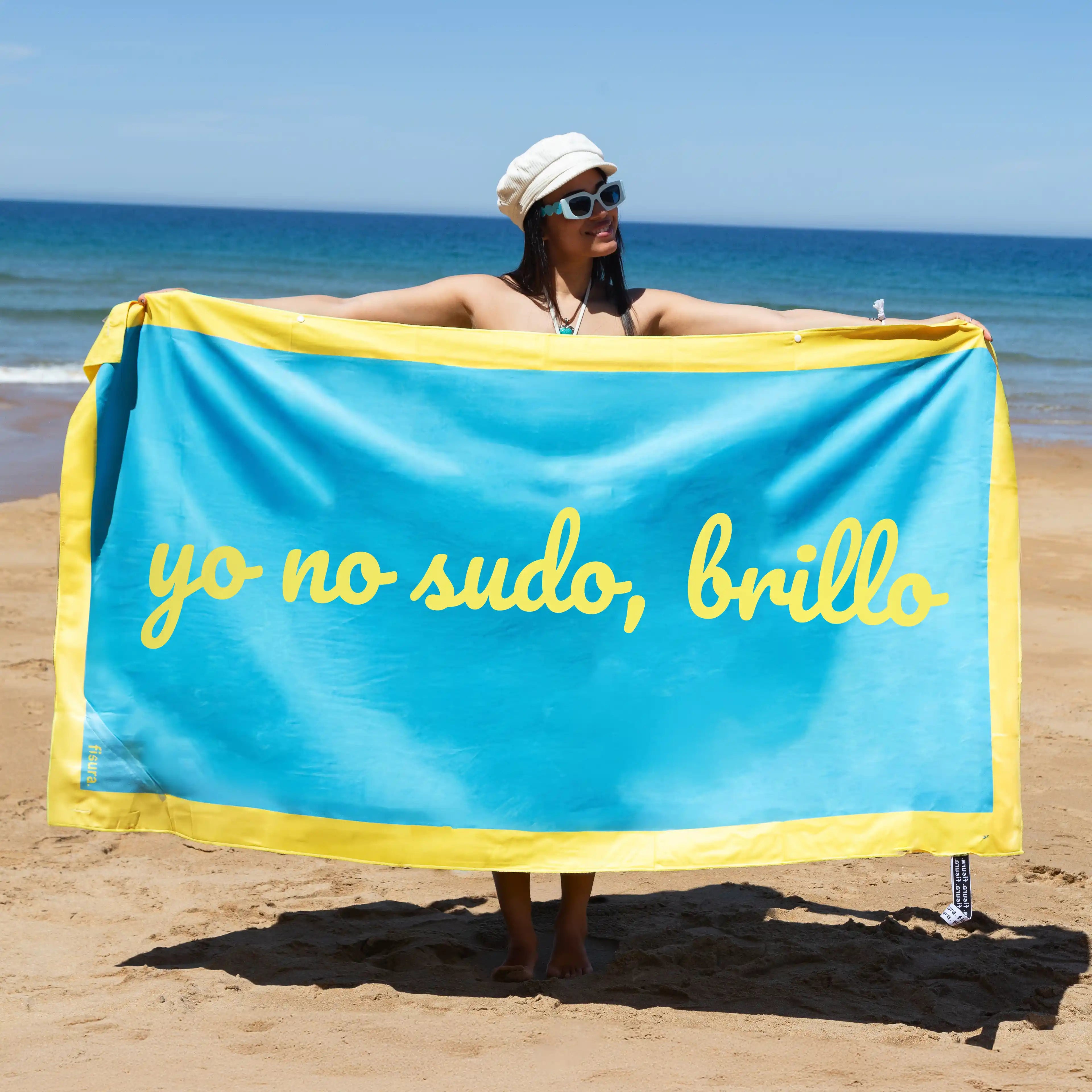 Toalla playa "yo no sudo, brillo" azul y amarillo