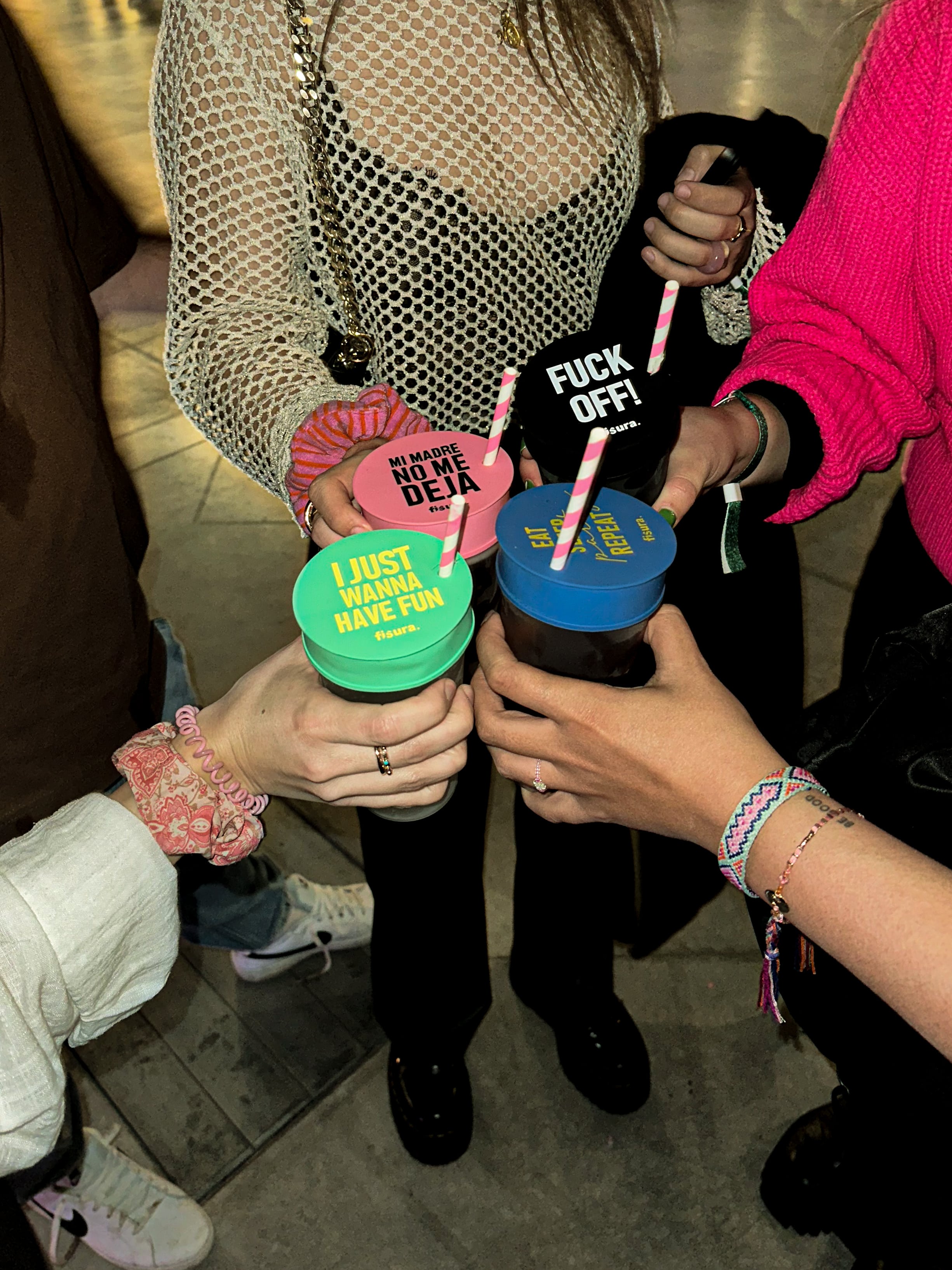 Tapa vasos antidroga “mi madre no me deja” 5 unidades