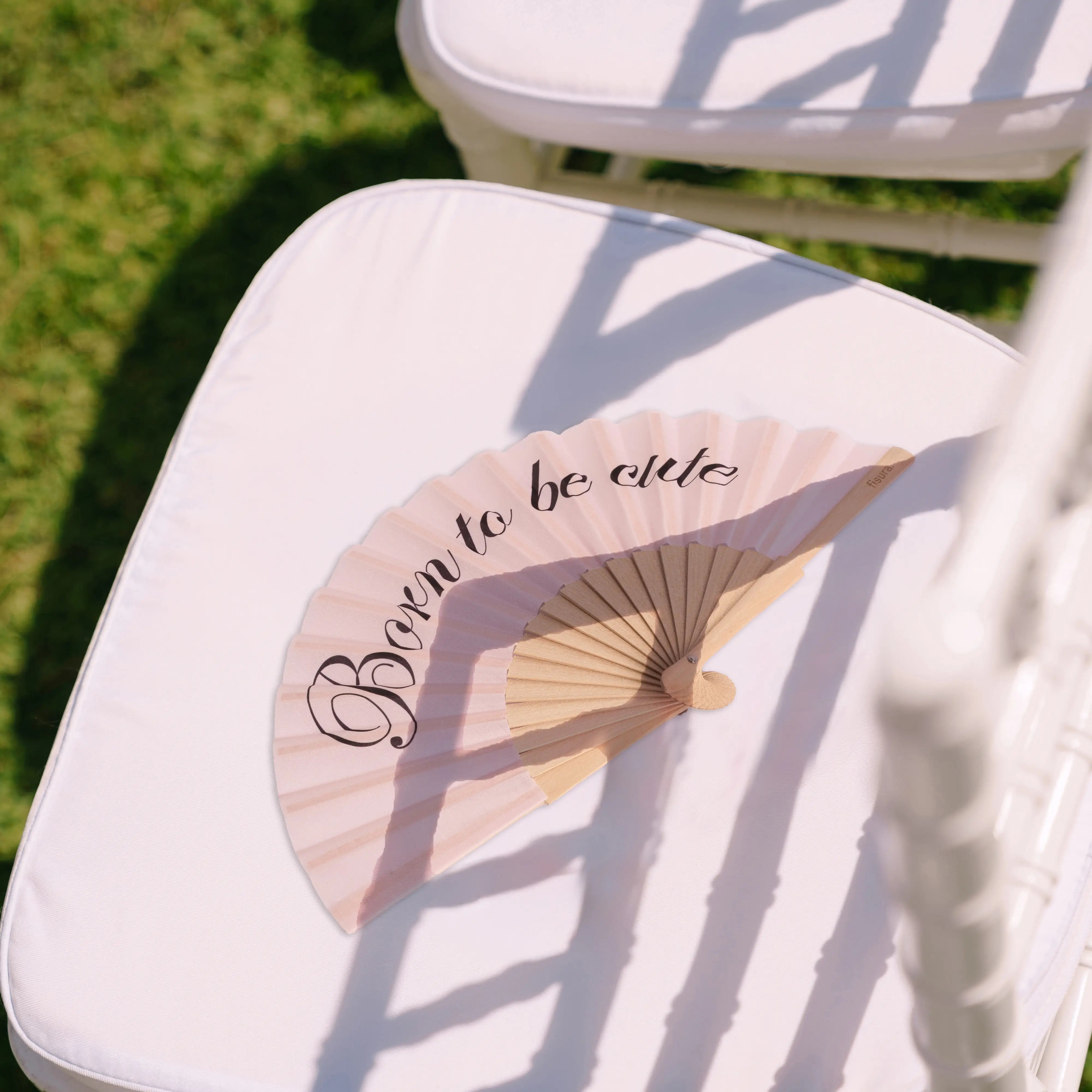Abanico mini "Born to be cute"