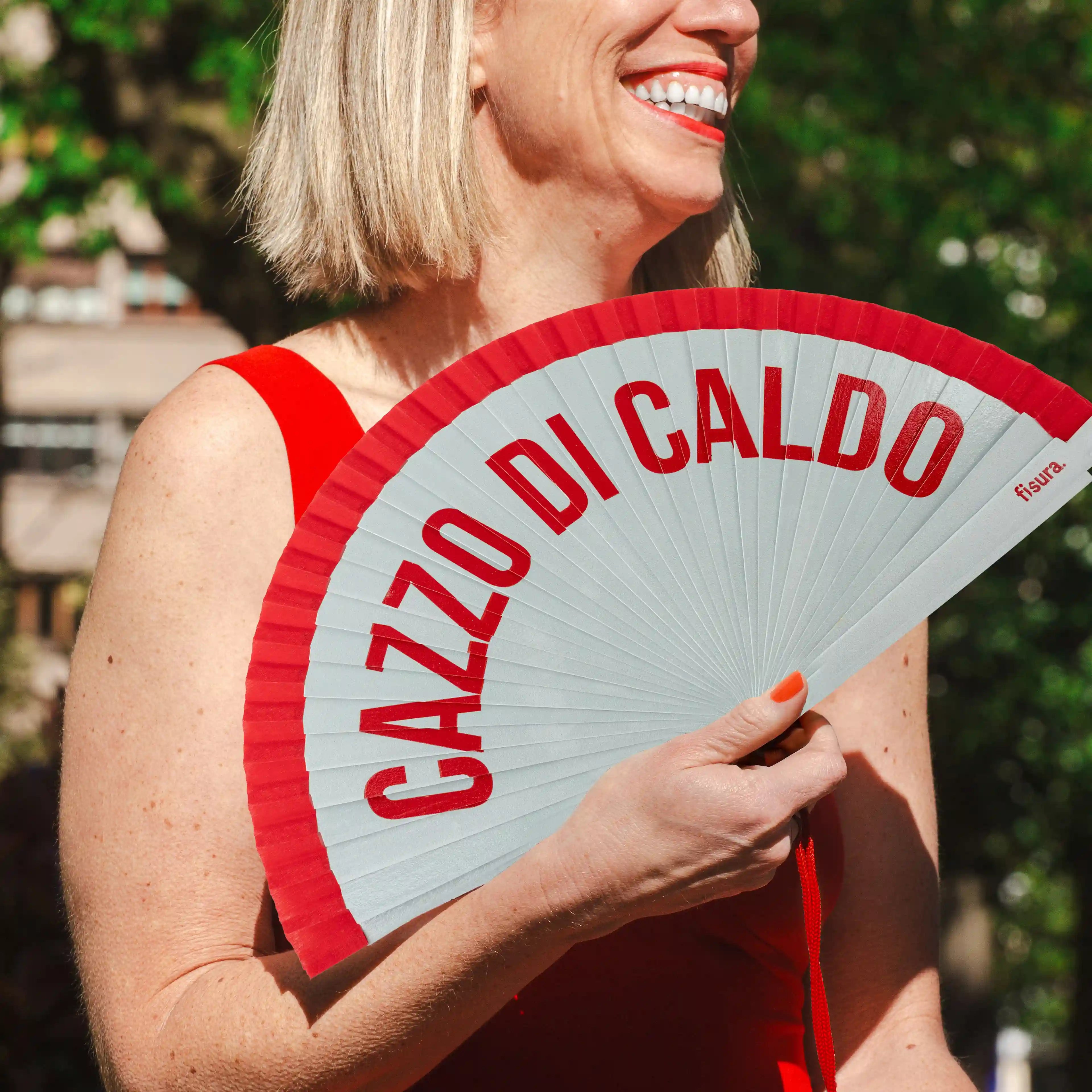 Abanico pintado "Cazzo di caldo" rojo