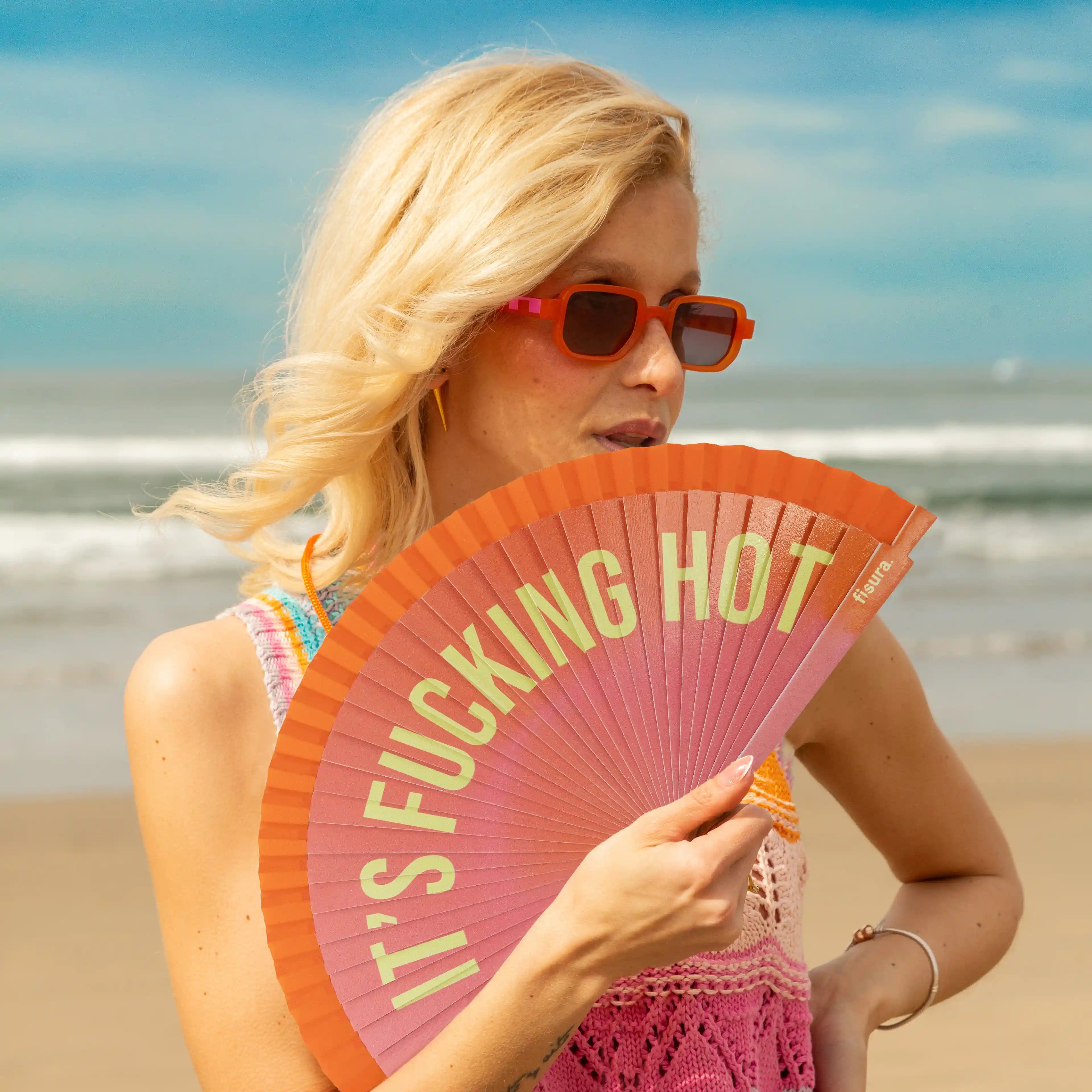 Abanico pintado "I'm fucking hot" degradado naranja
