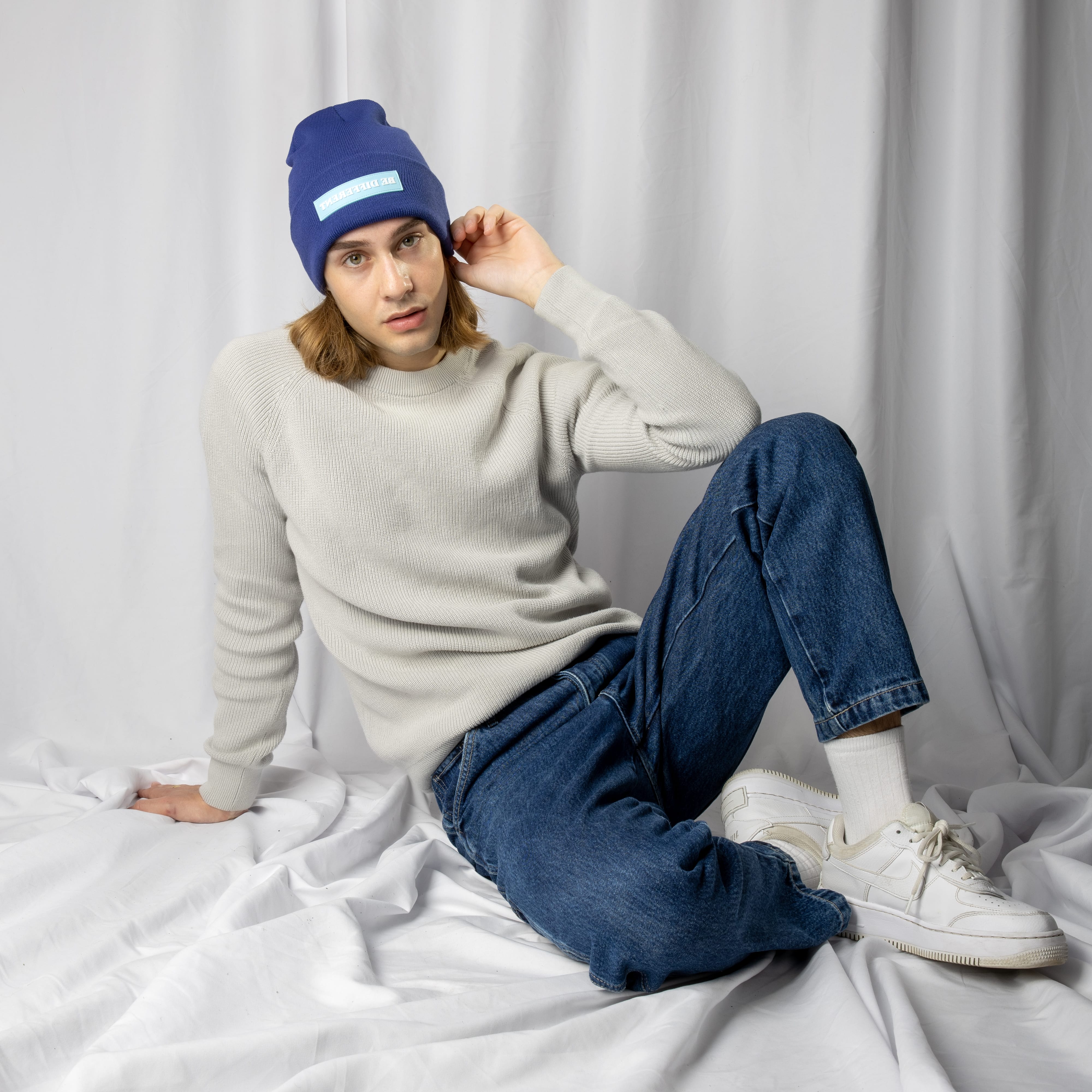 Gorro “Be different”