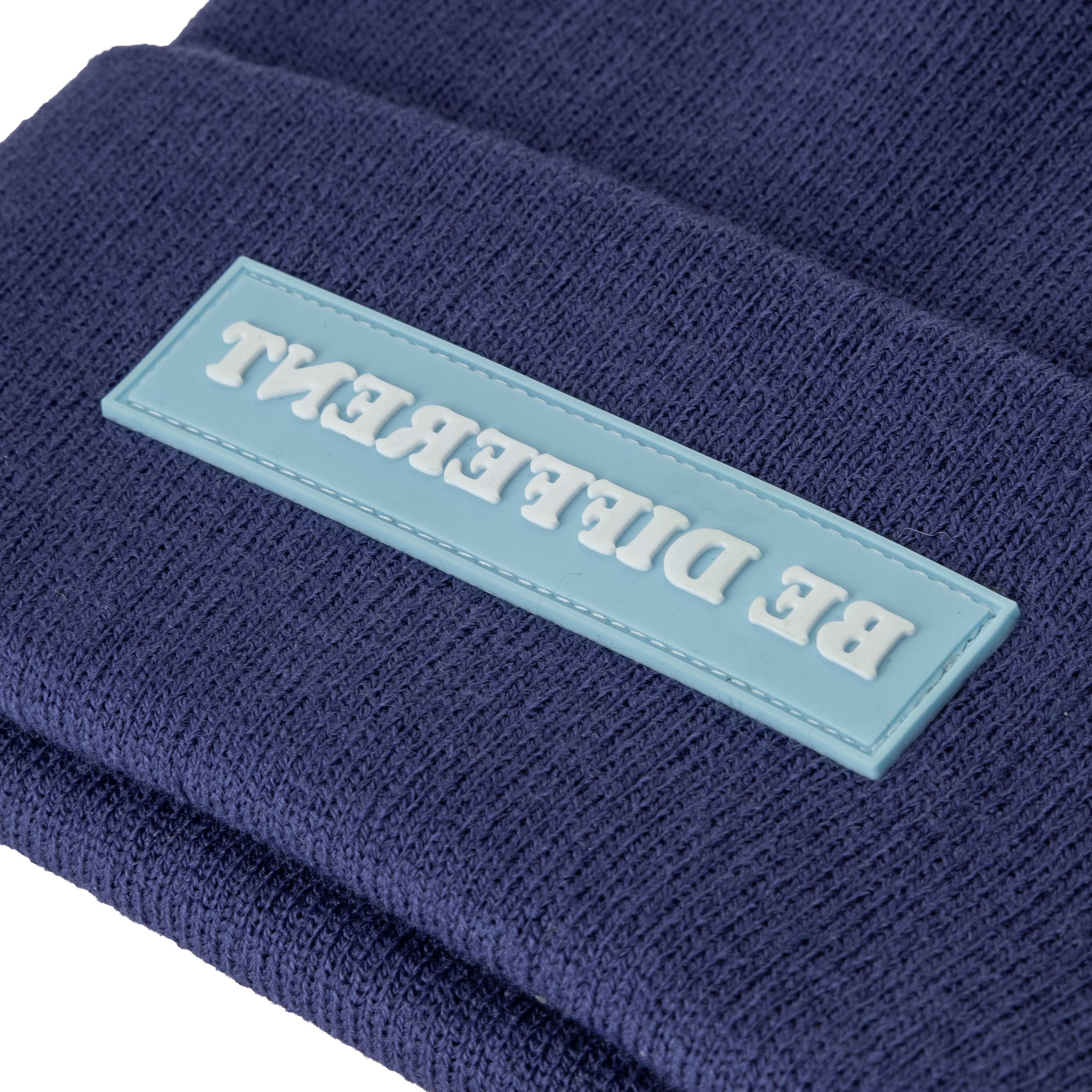 Gorro “Be different”