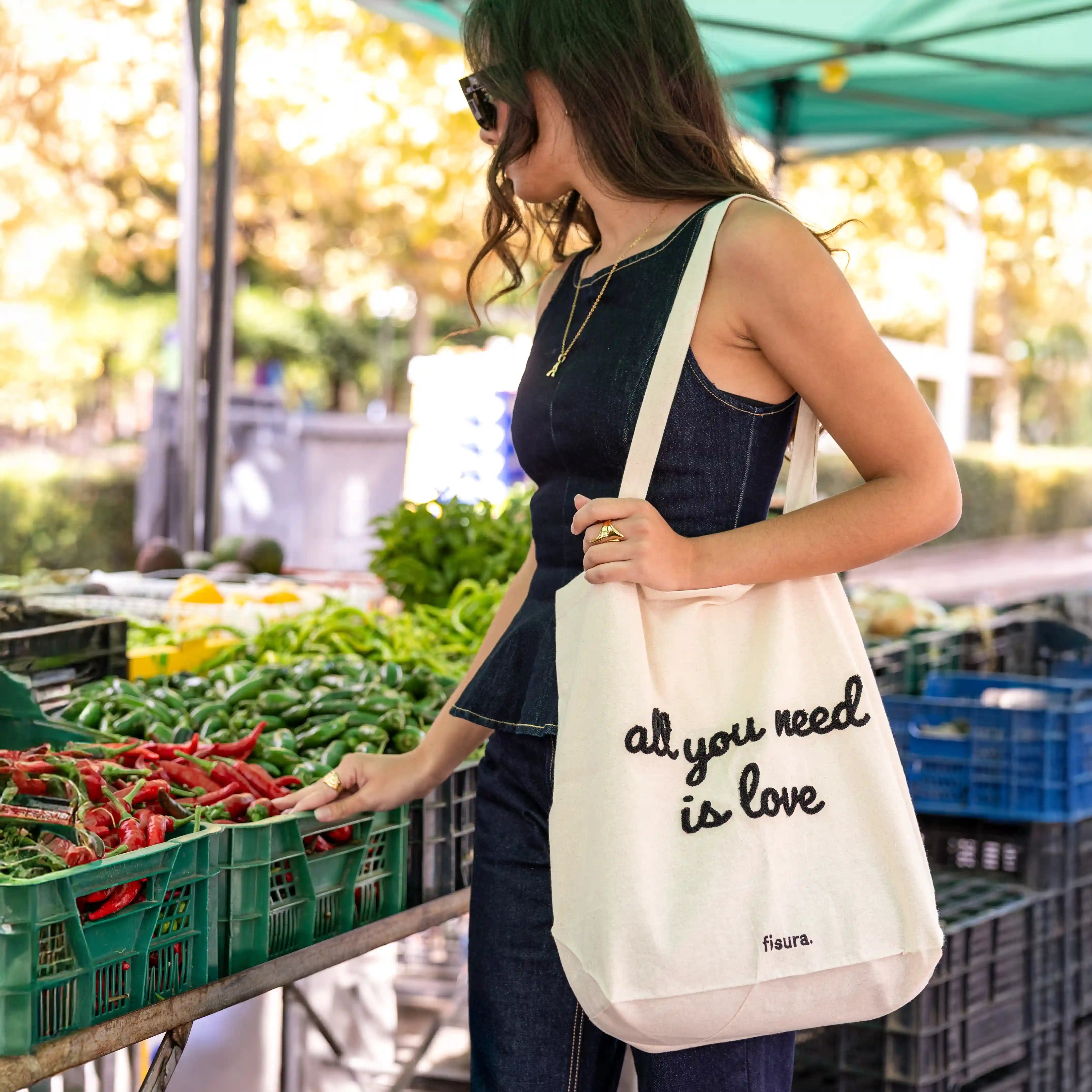 Tote bag borreguillo “All you need is love”
