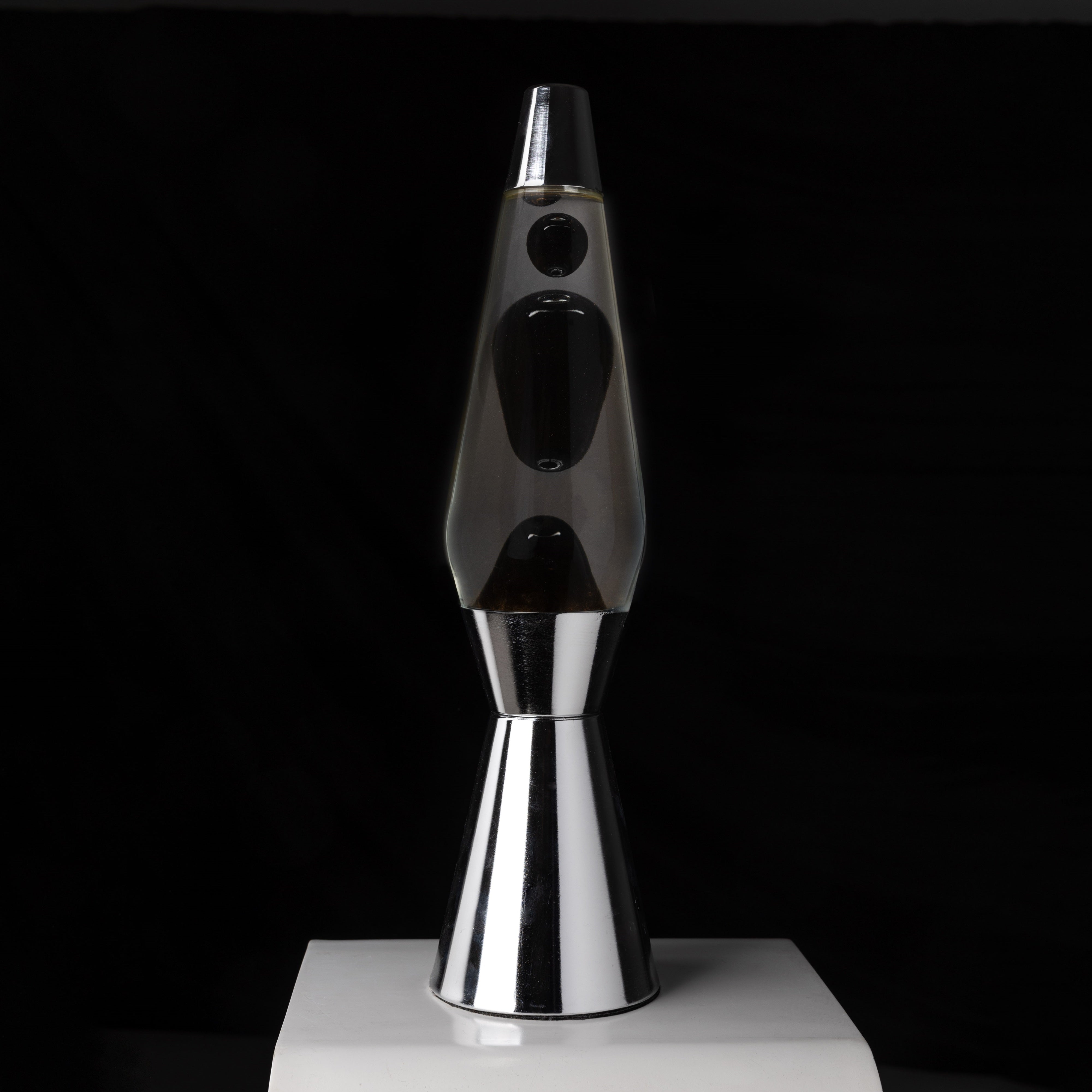 Lampe à lave "bullet" noire
