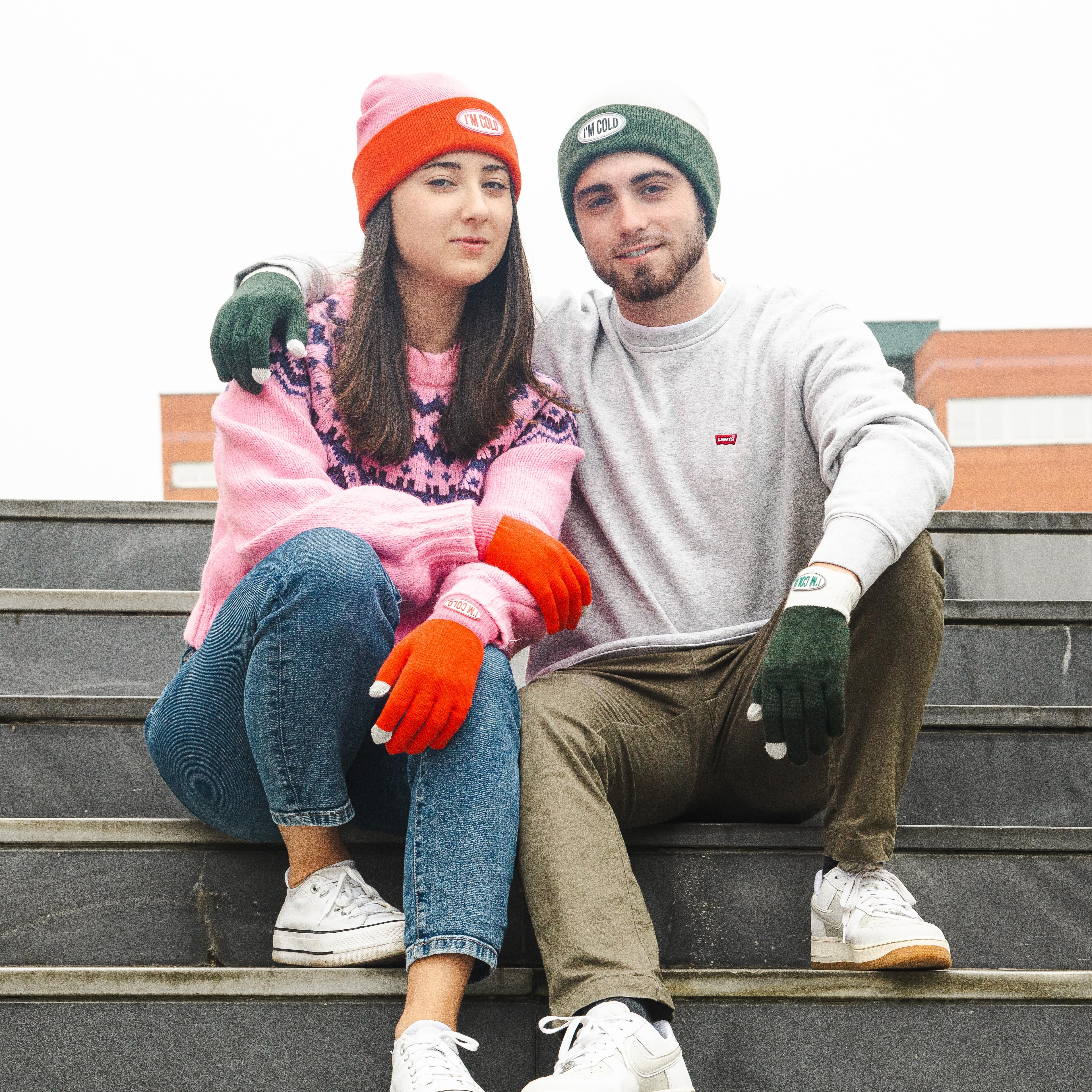 Pack de gorro y guantes “I’m cold” verde y gris