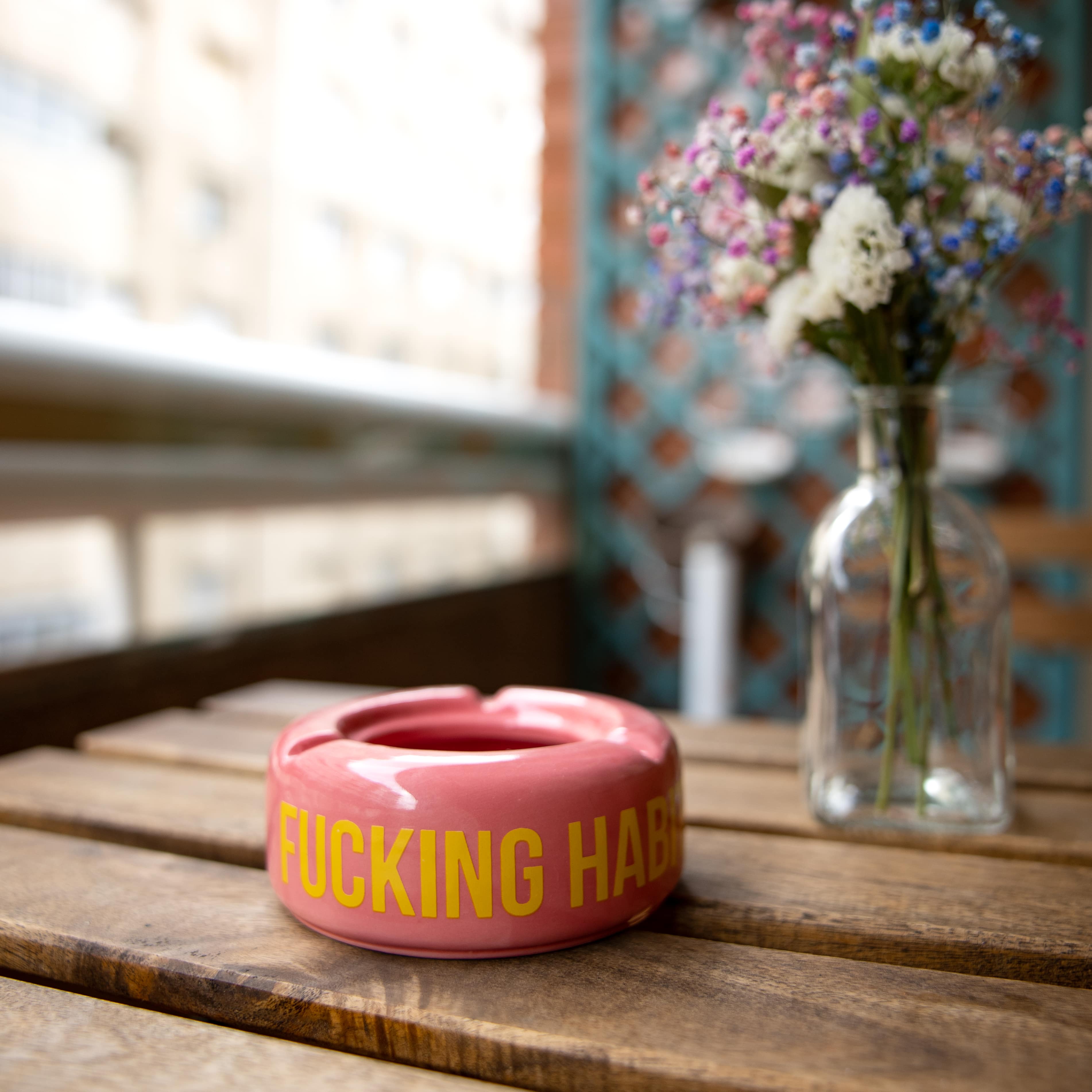 Cenicero "Fucking Habit” rosa