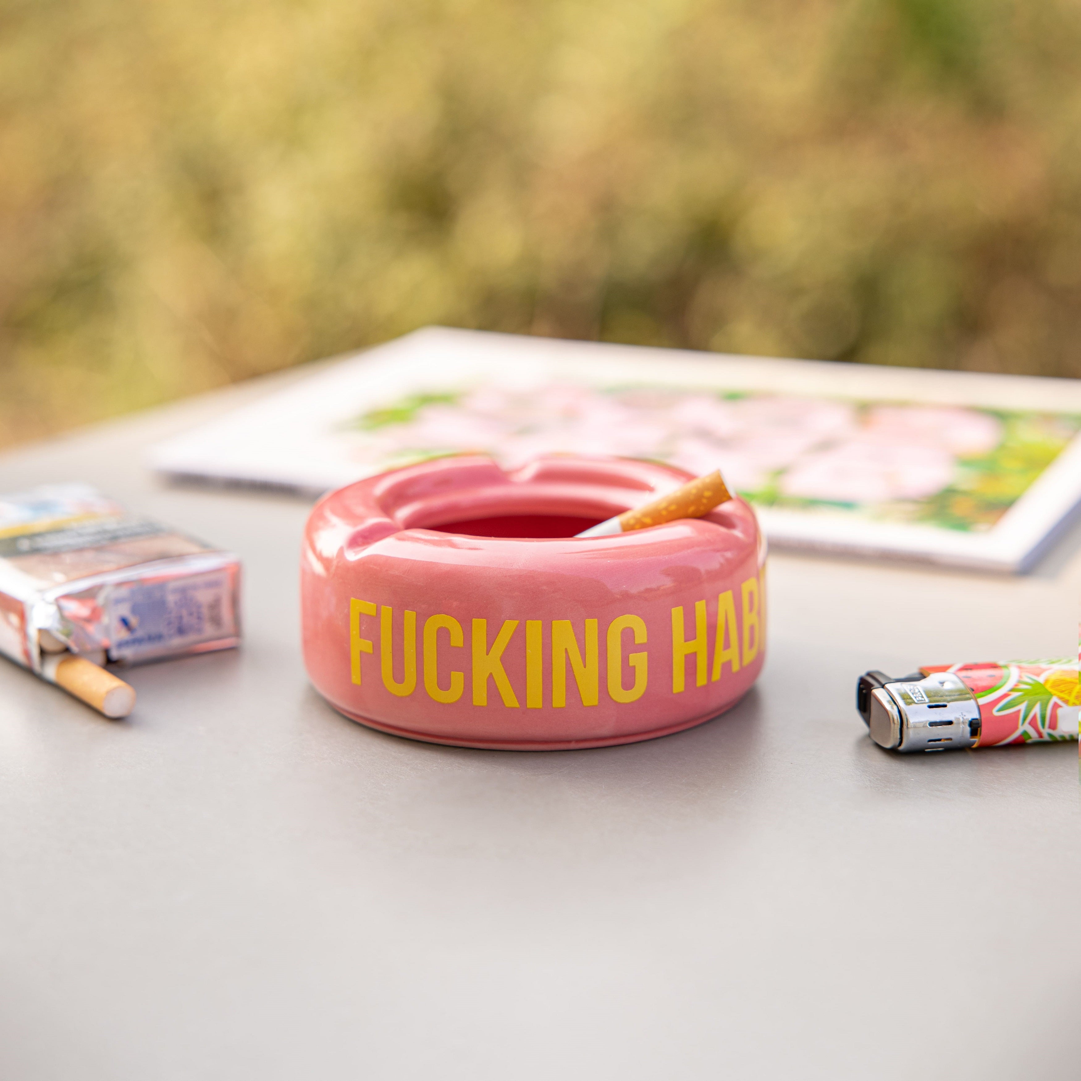 Cenicero "Fucking Habit” rosa