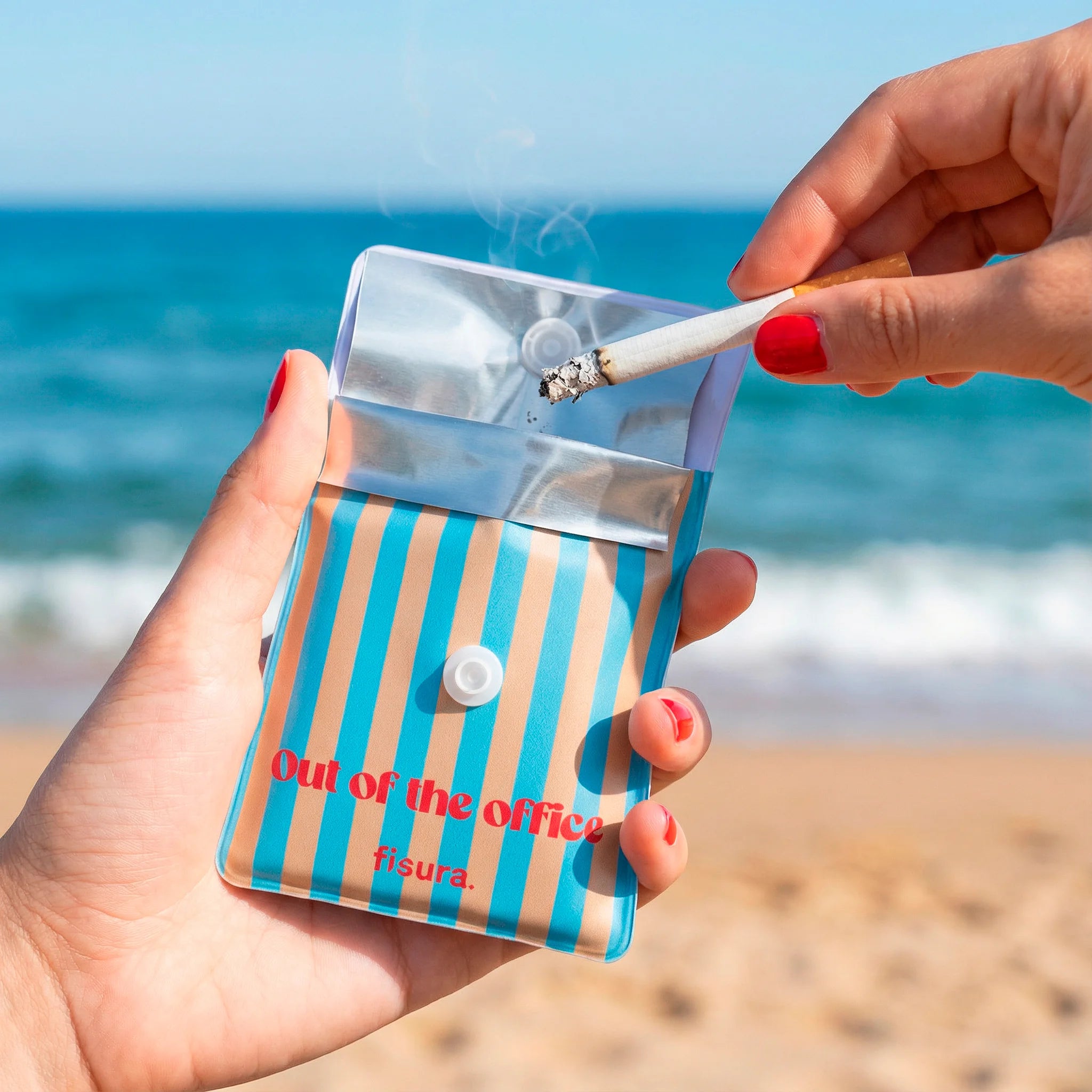 Cenicero portátil “Out of the office”