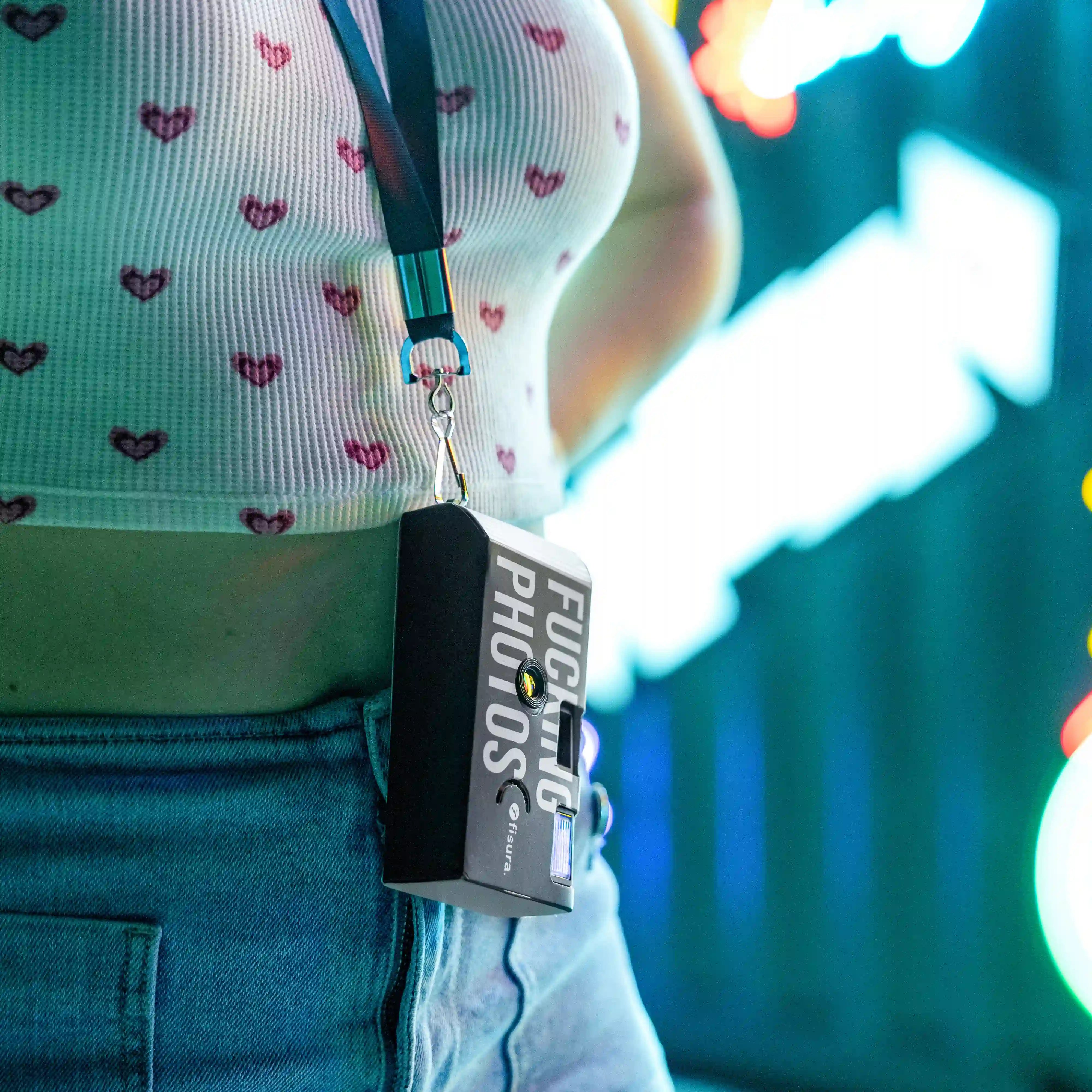 Cámara desechable “Fucking photos"