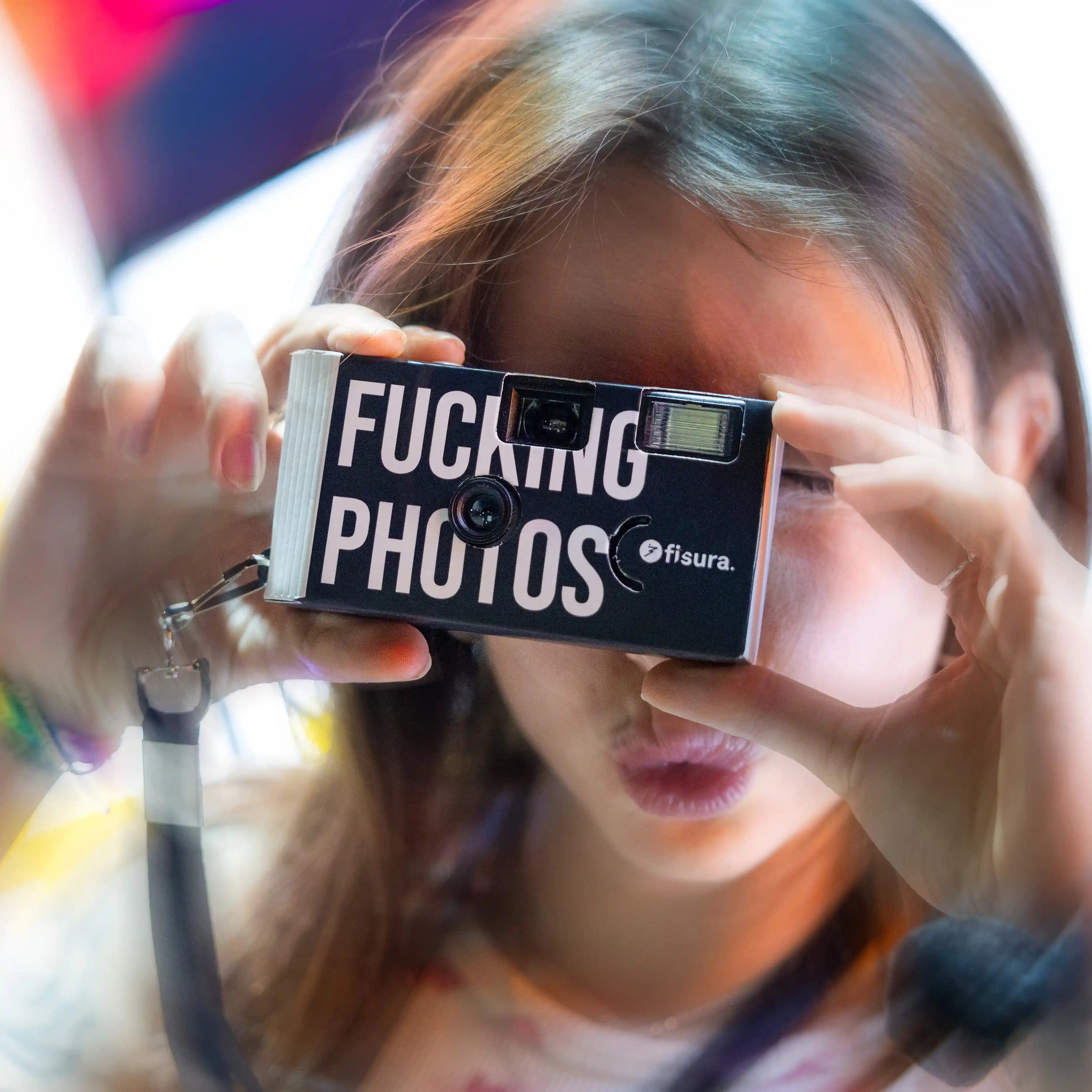 Cámara desechable “Fucking photos"