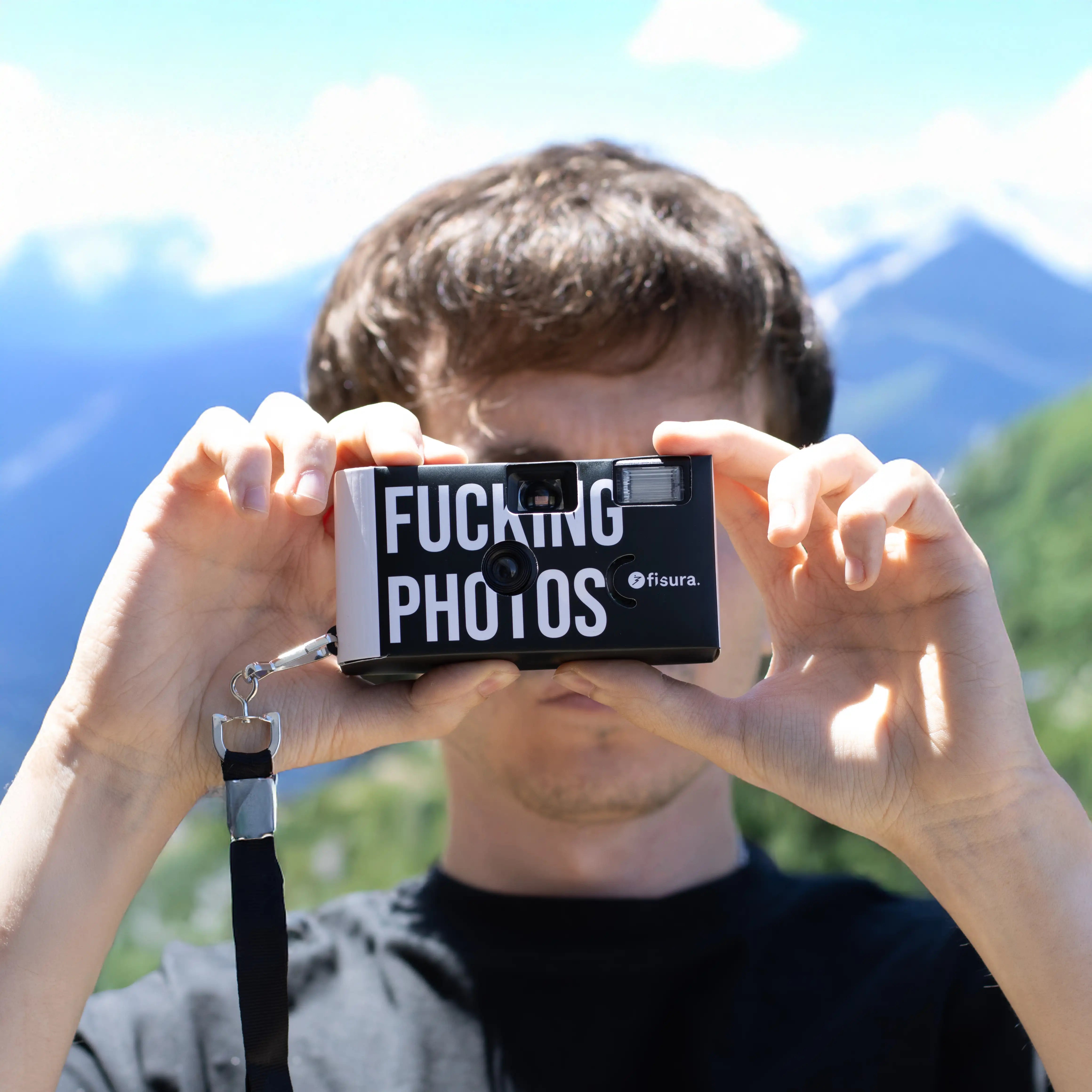 Cámara desechable “Fucking photos"