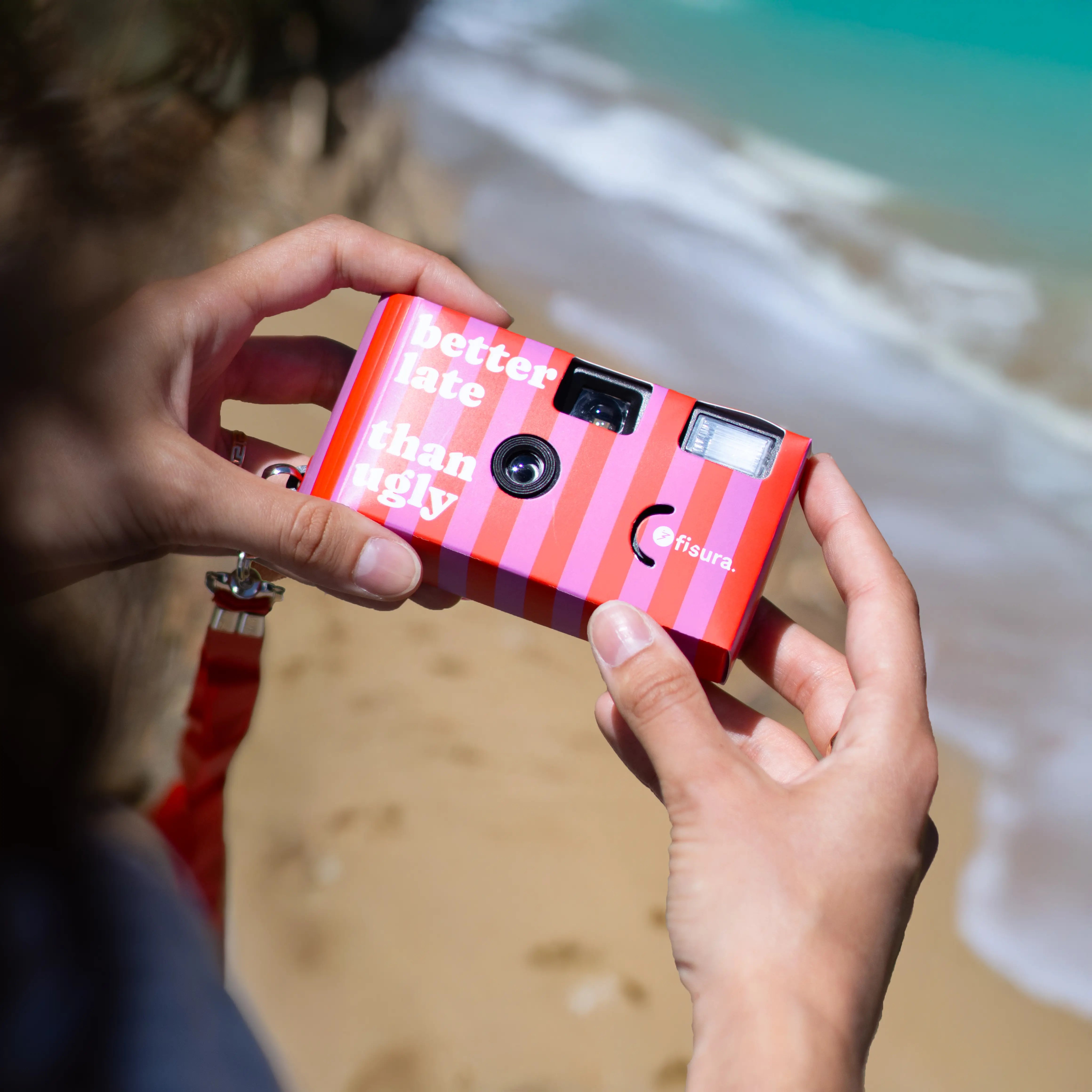 Cámara desechable “Better late than ugly”