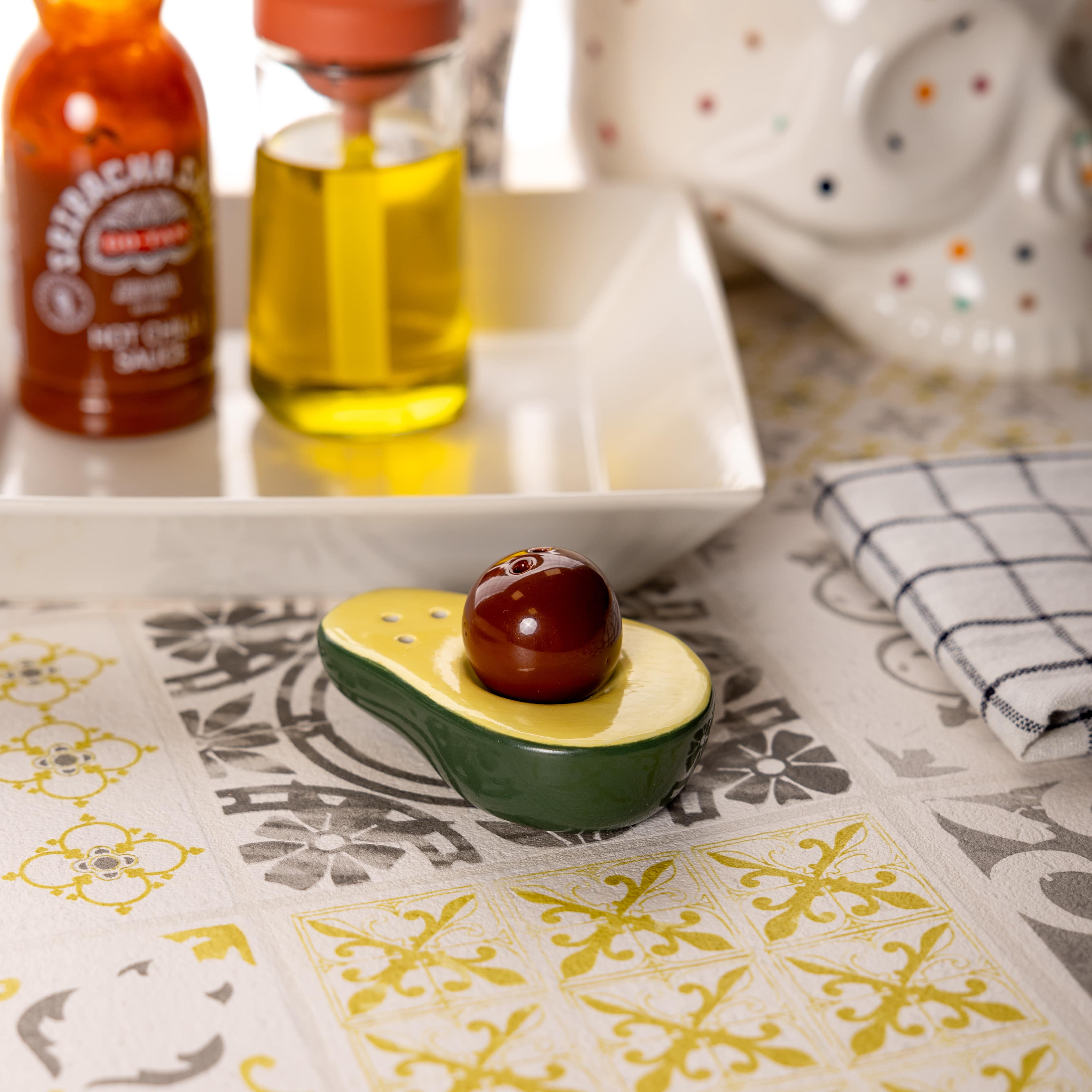 Salero y pimentero “aguacate”