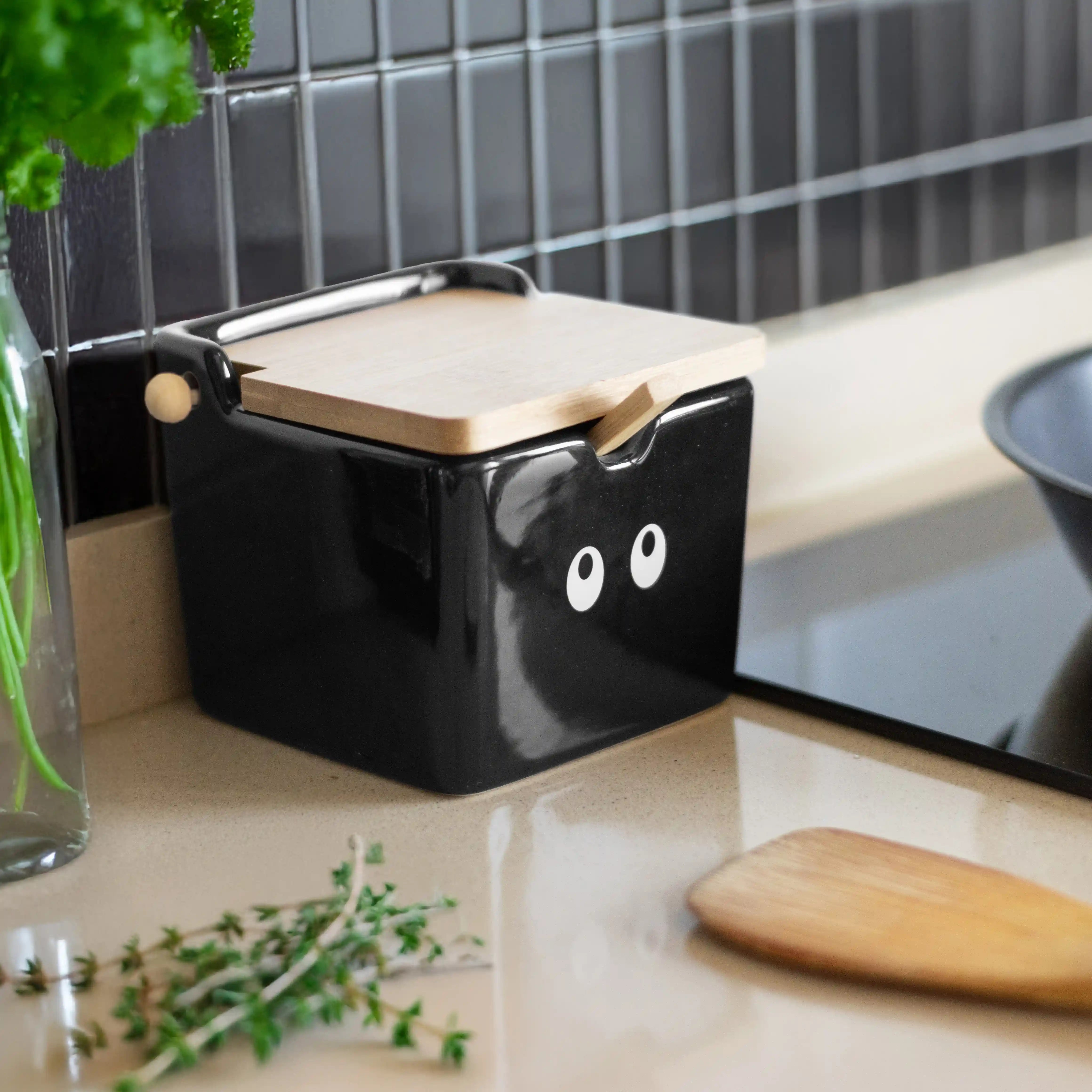 Salero “Ojos” negro