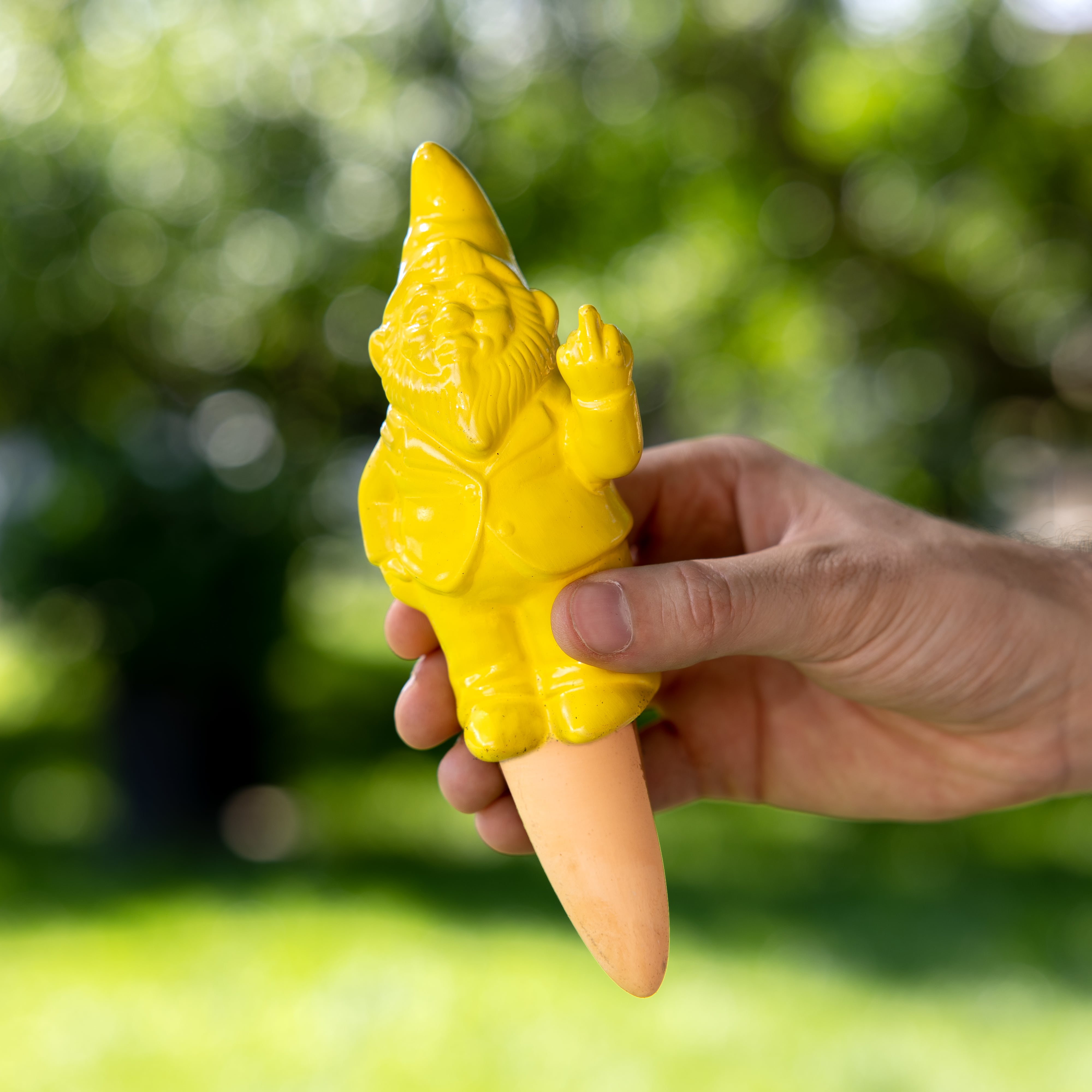 Autorriego gnomo amarillo