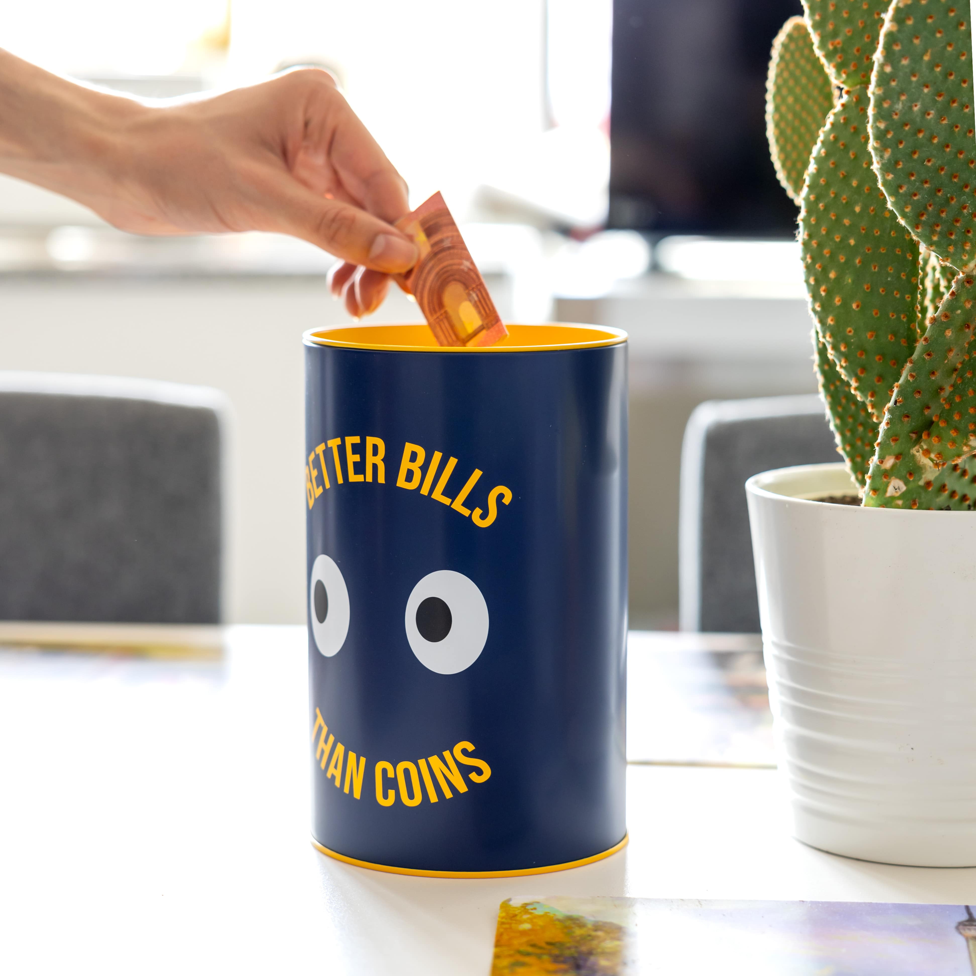 Hucha grande “better bills than coins”