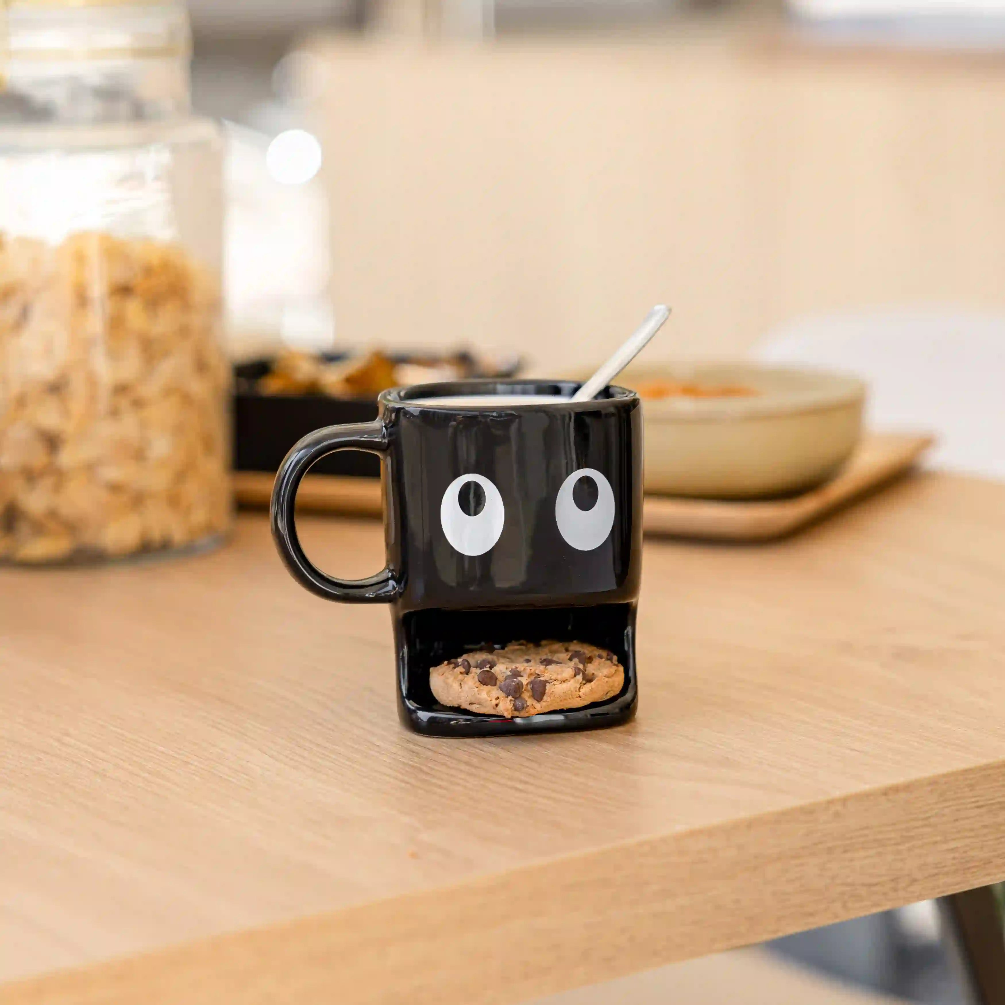 Taza para galletas negra