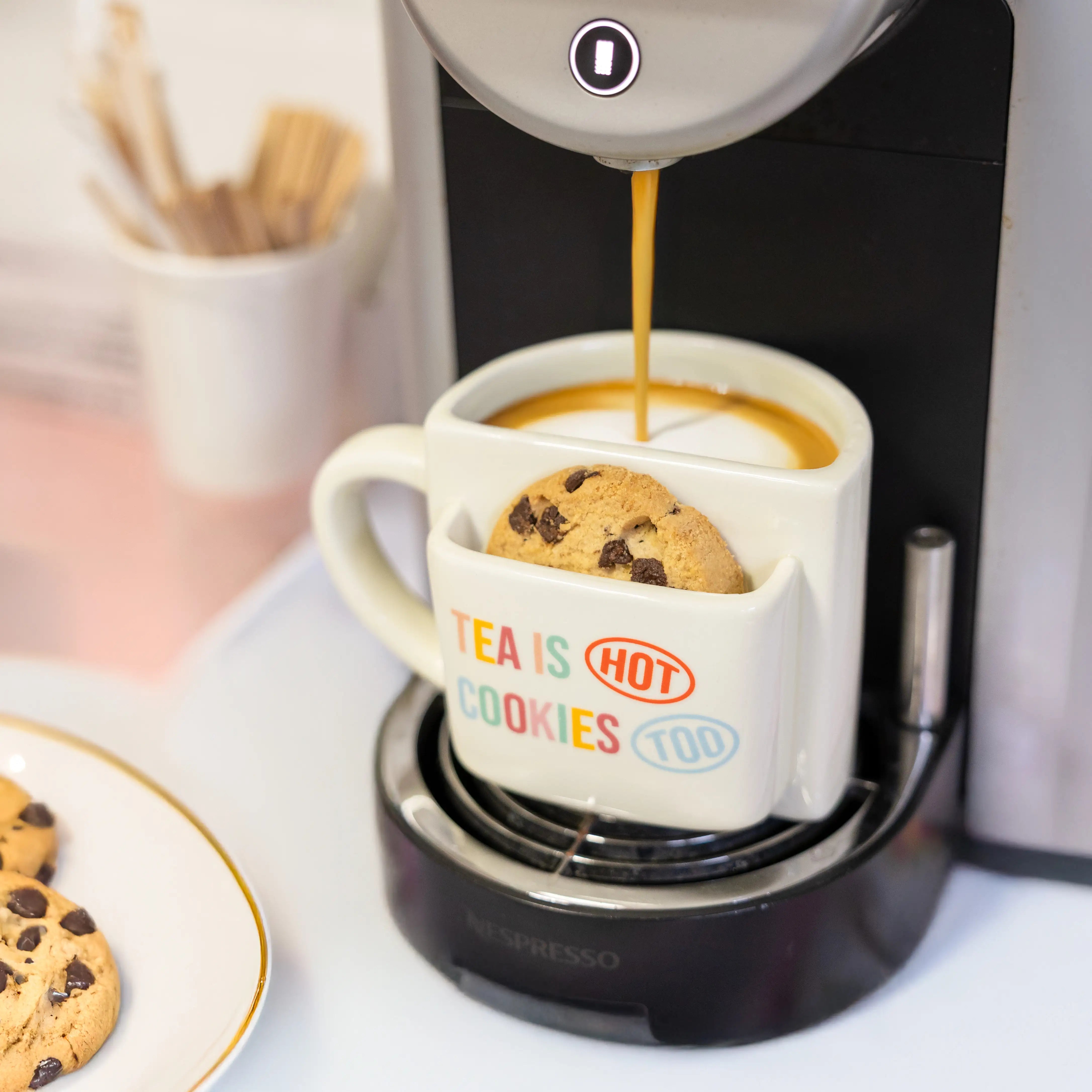 Taza bolsillo "Tea is hot cookies too"