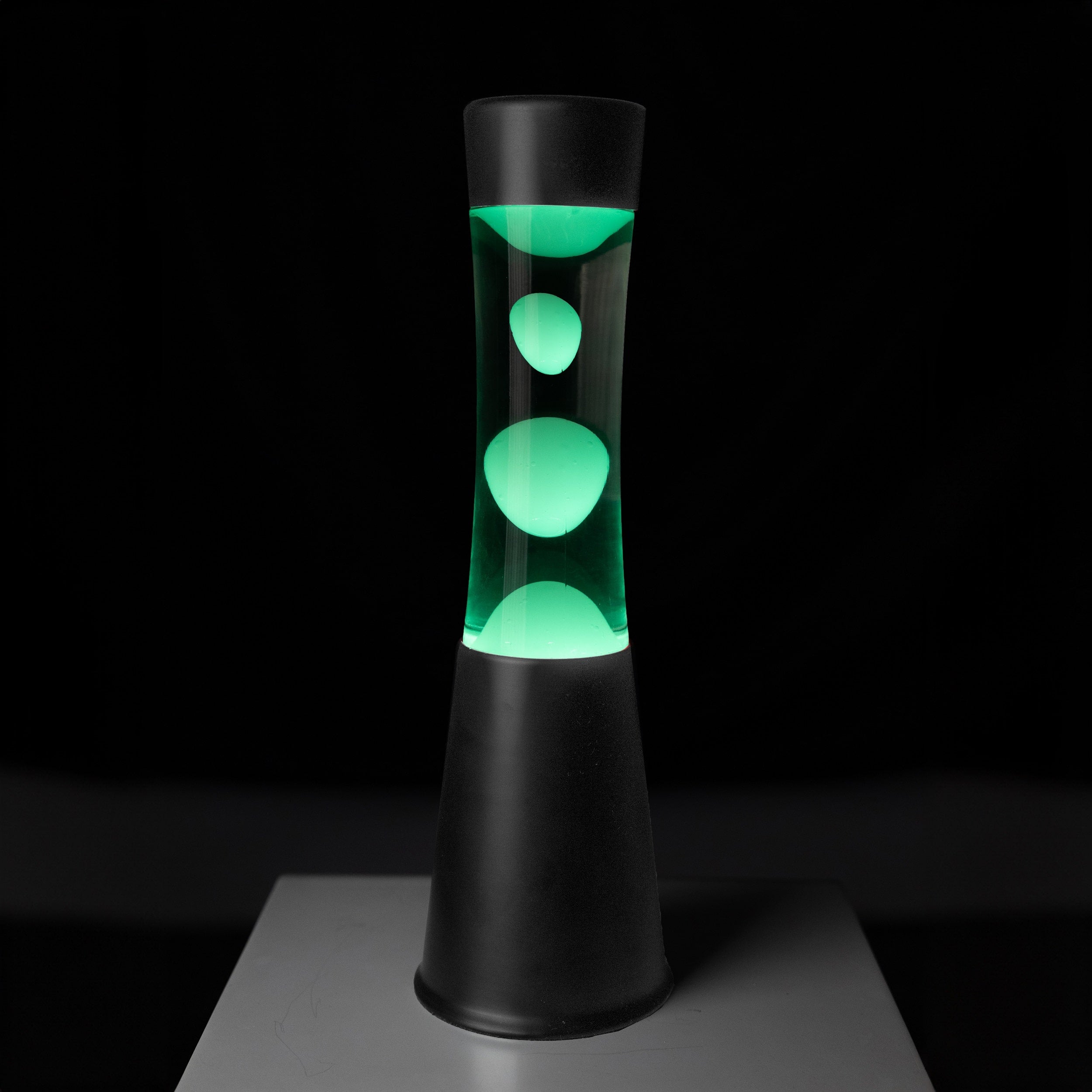 Lámpara de lava LED con base negra - 7 colores