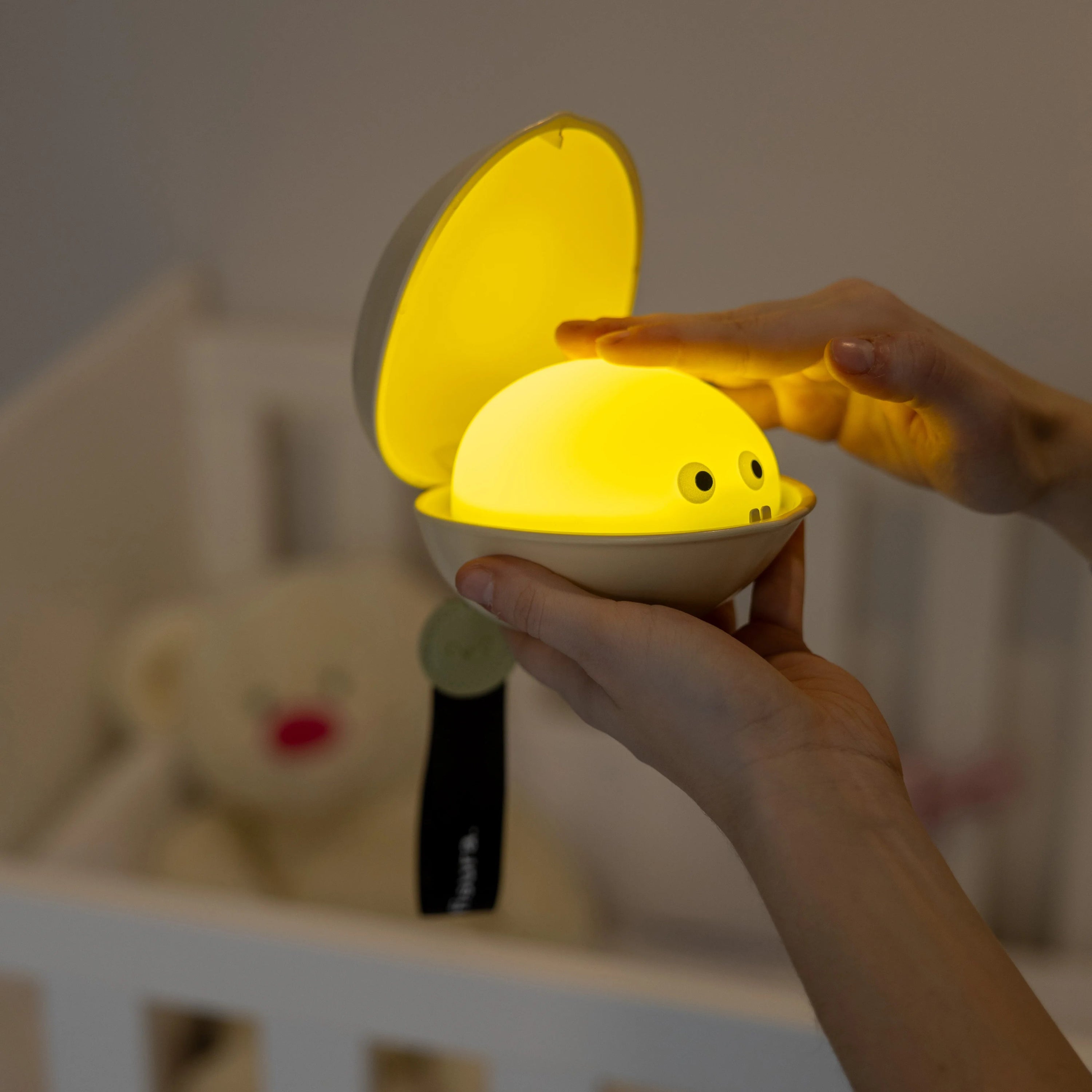 Lámpara quitamiedos pistacho