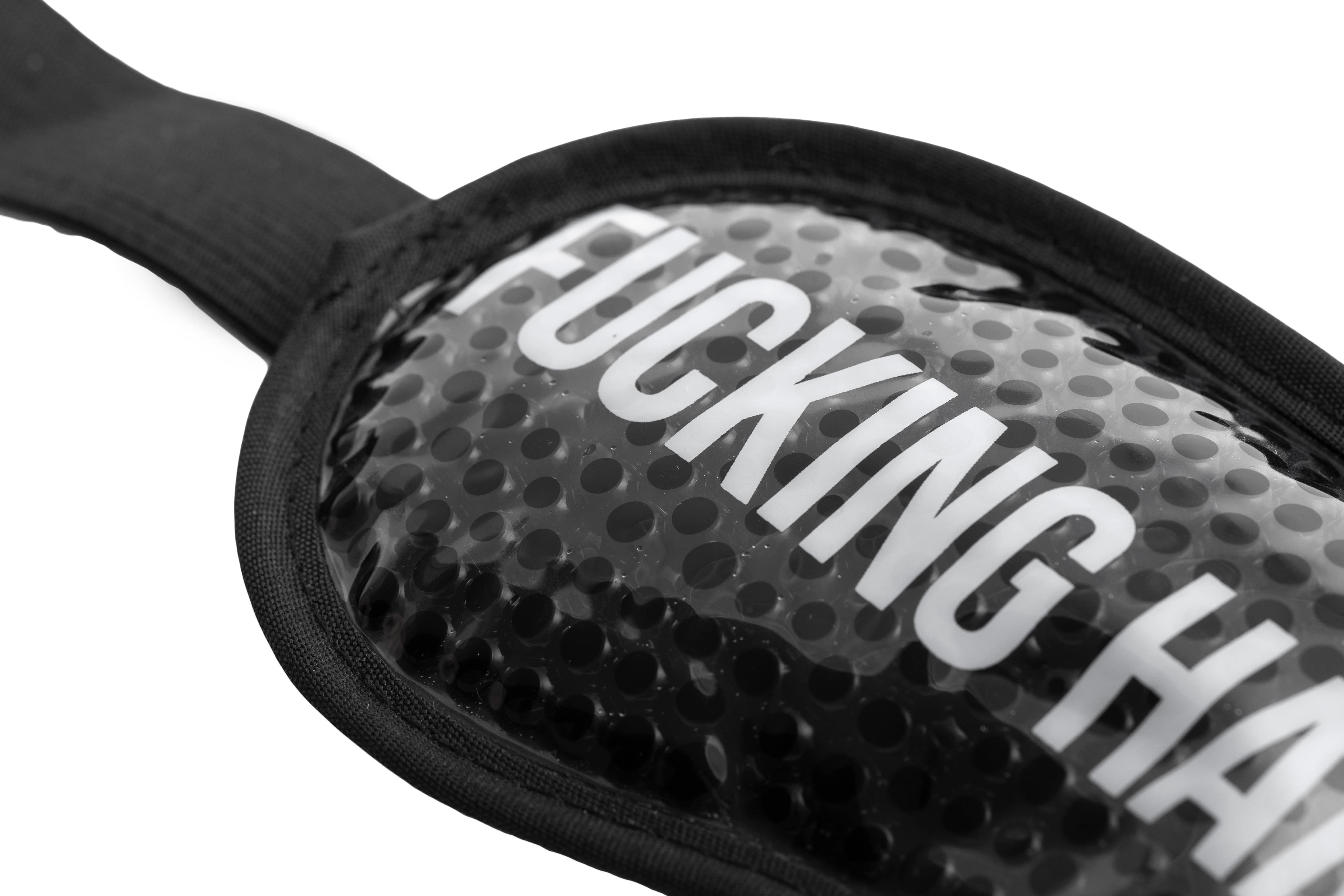 Antifaz de gel “Fucking hangover” negro