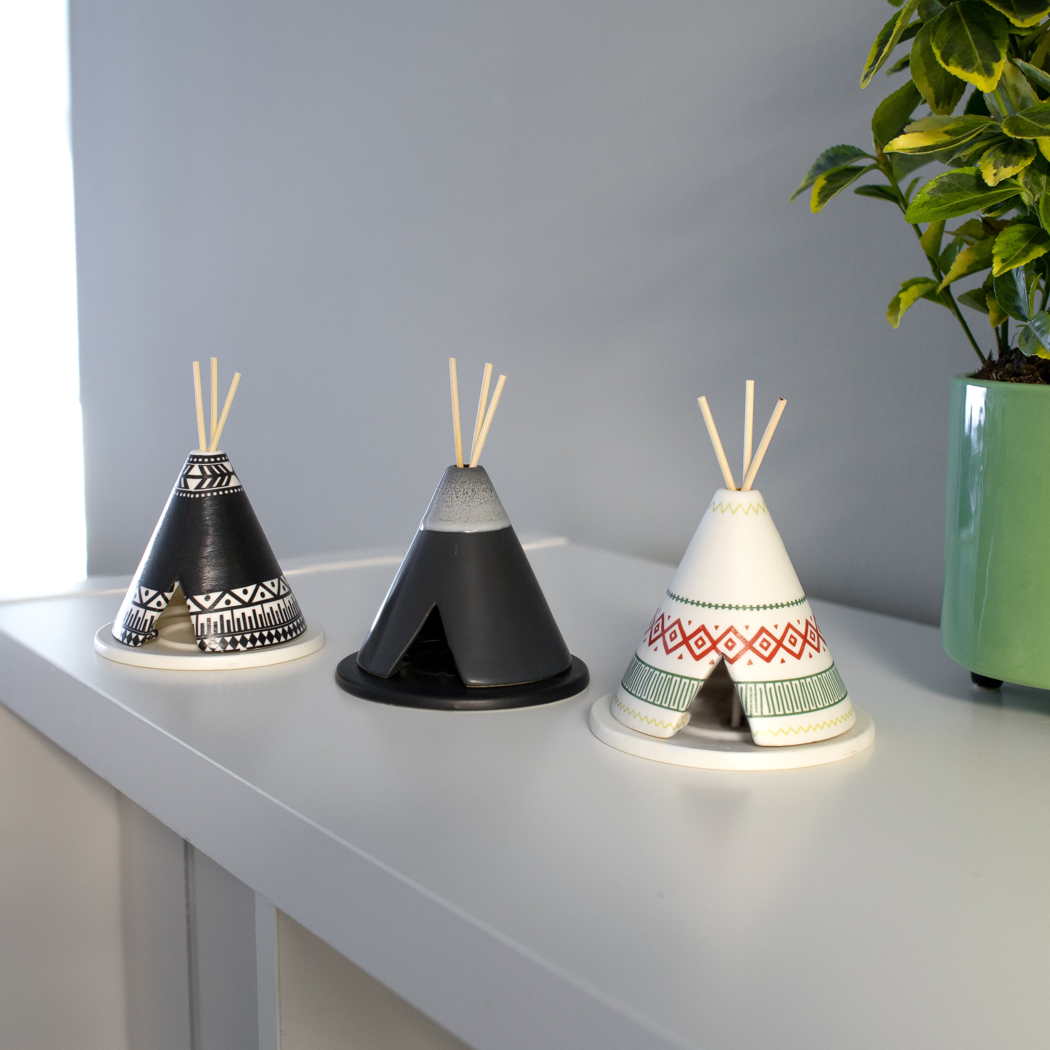 Quemador de Incienso Tipi Negro