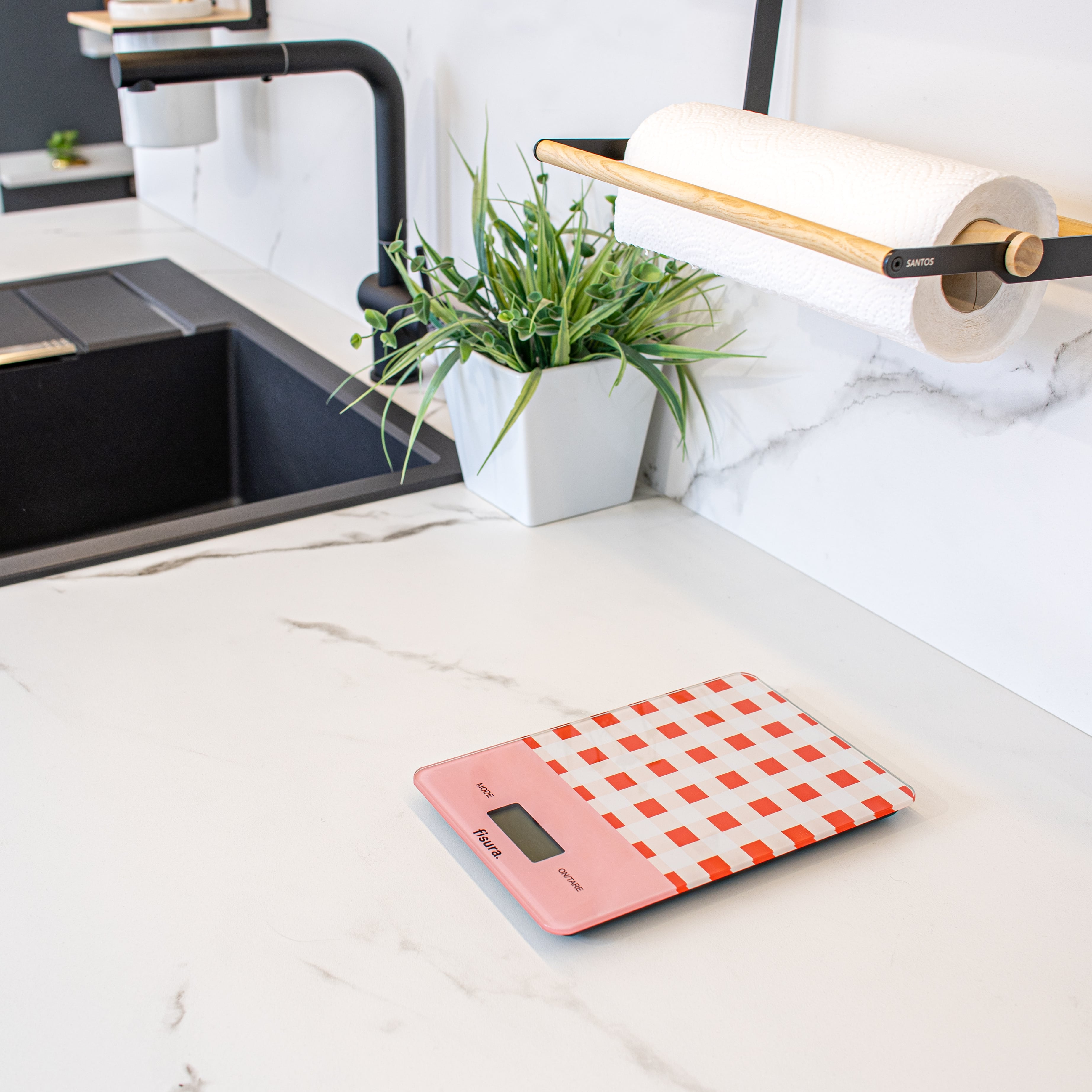 Báscula digital de cocina con estampado vichy rojo