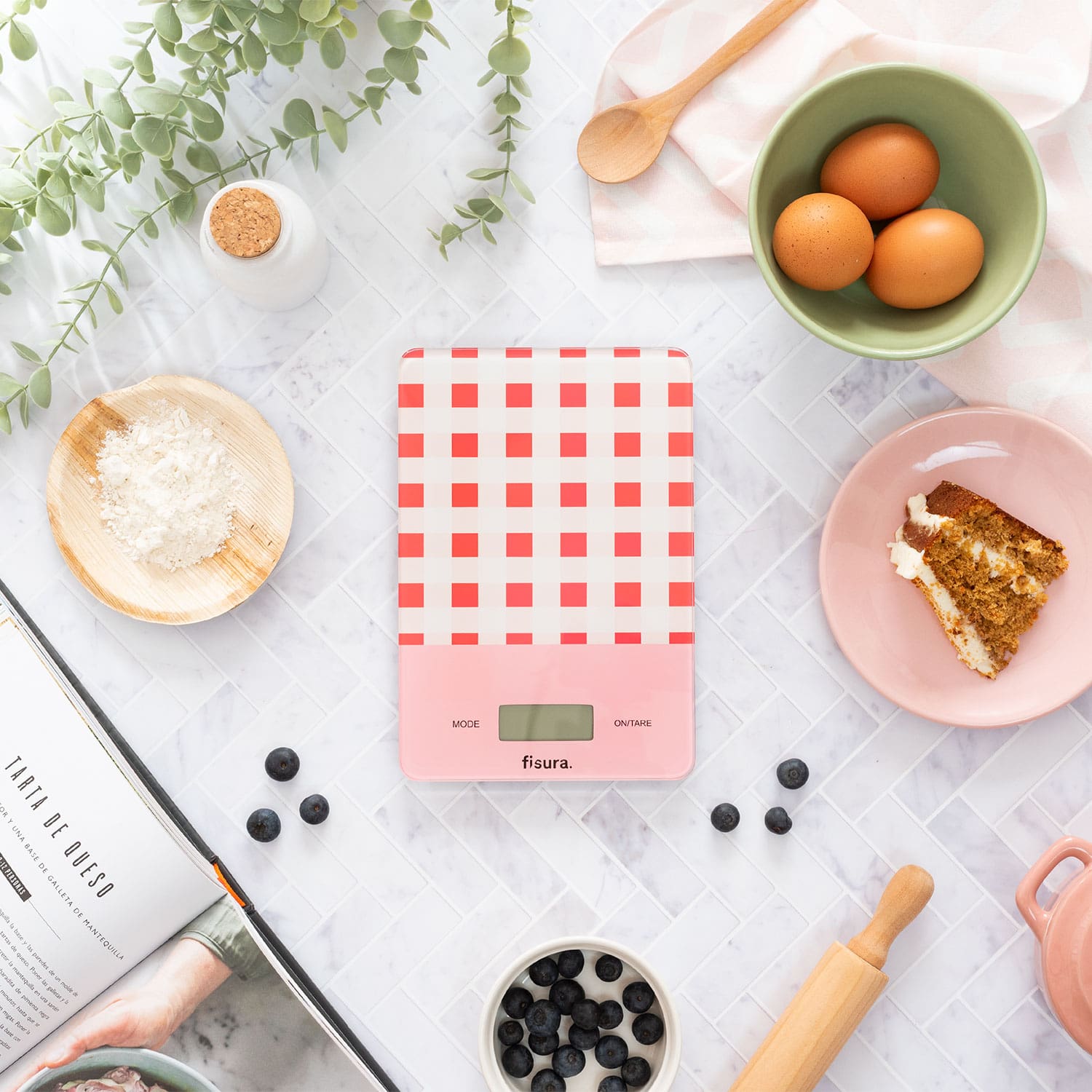 Báscula digital de cocina con estampado vichy rojo