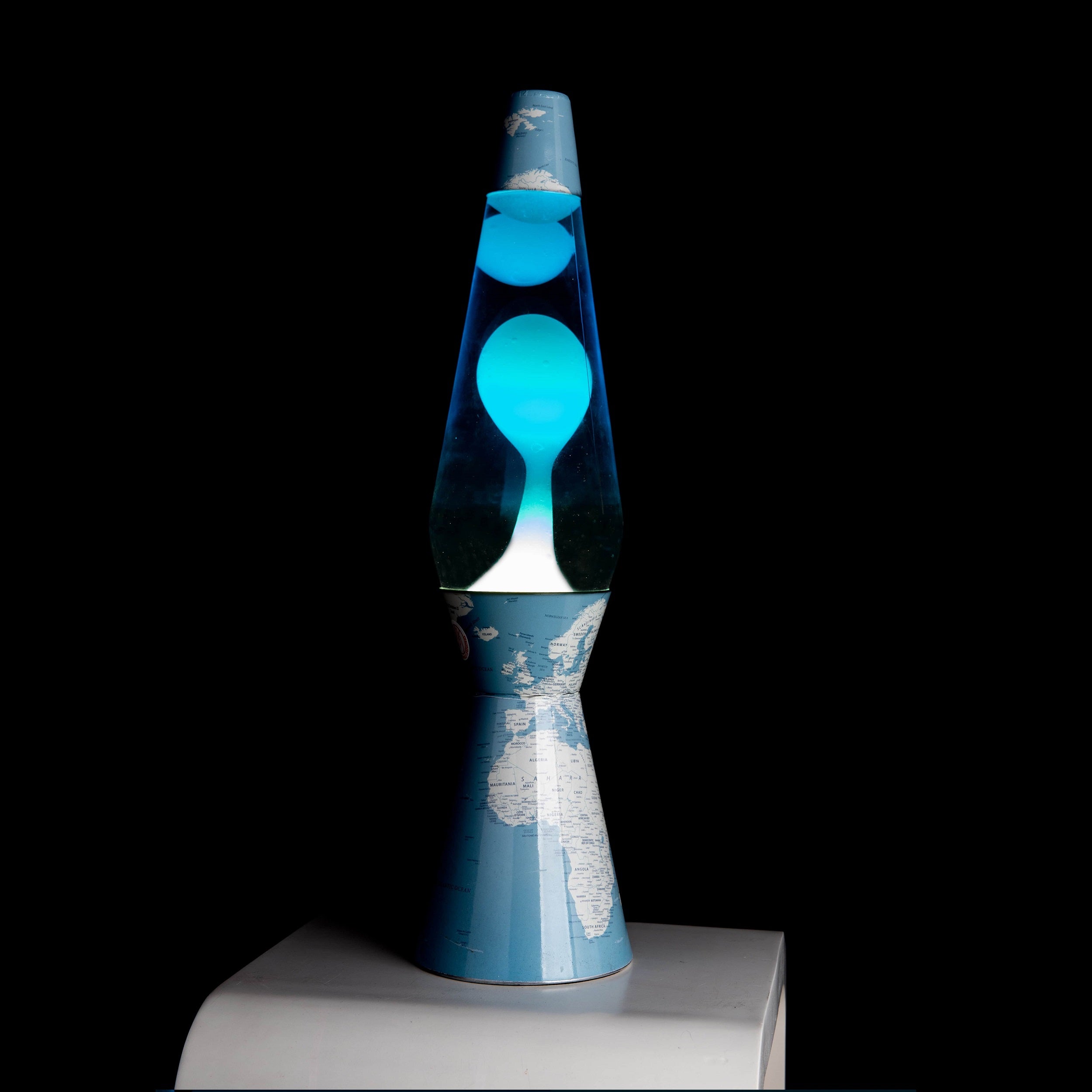 Lámpara de lava Bullet Mundo, líquido azul y lava blanca
