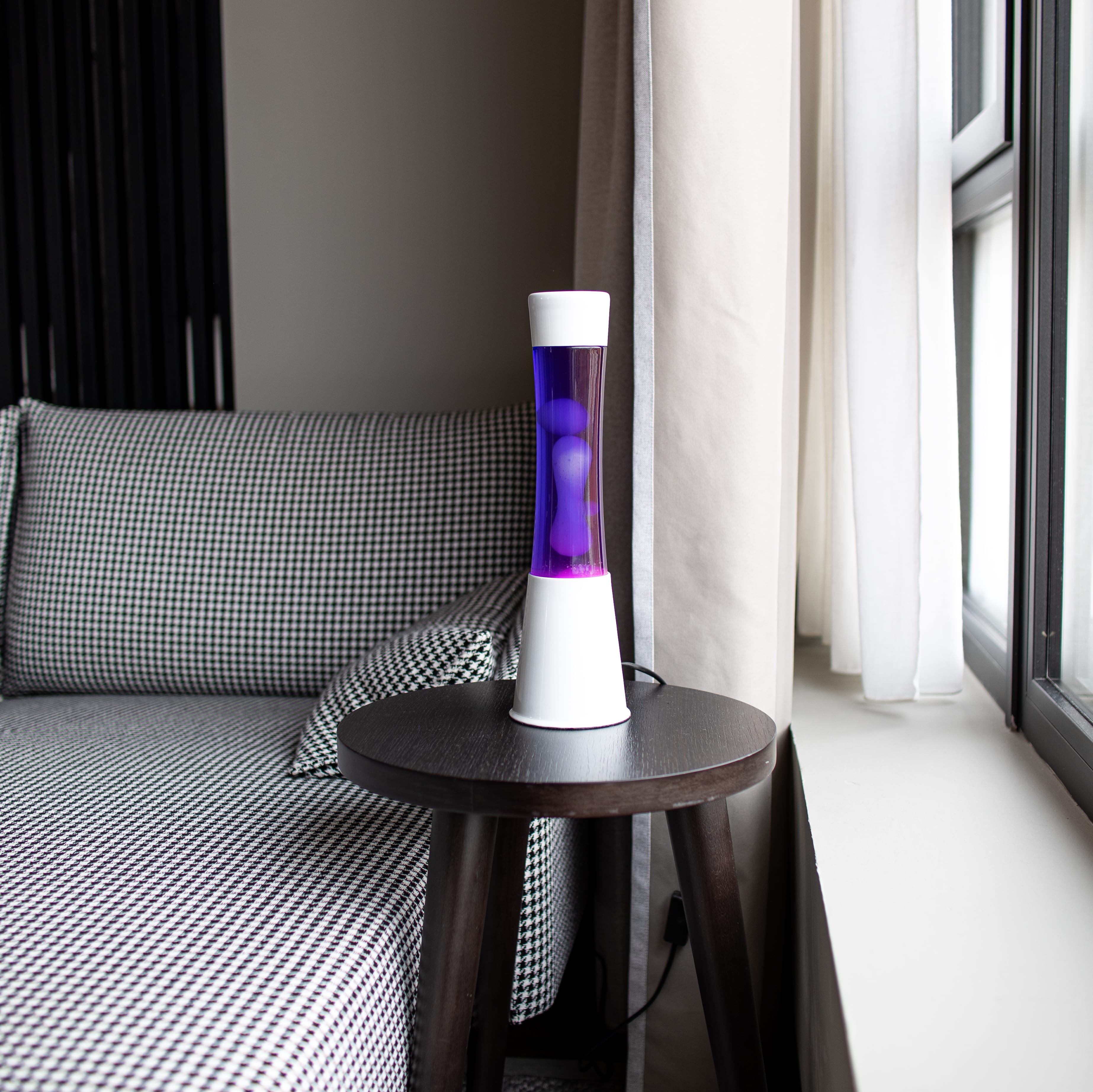 Lámpara de lava morada