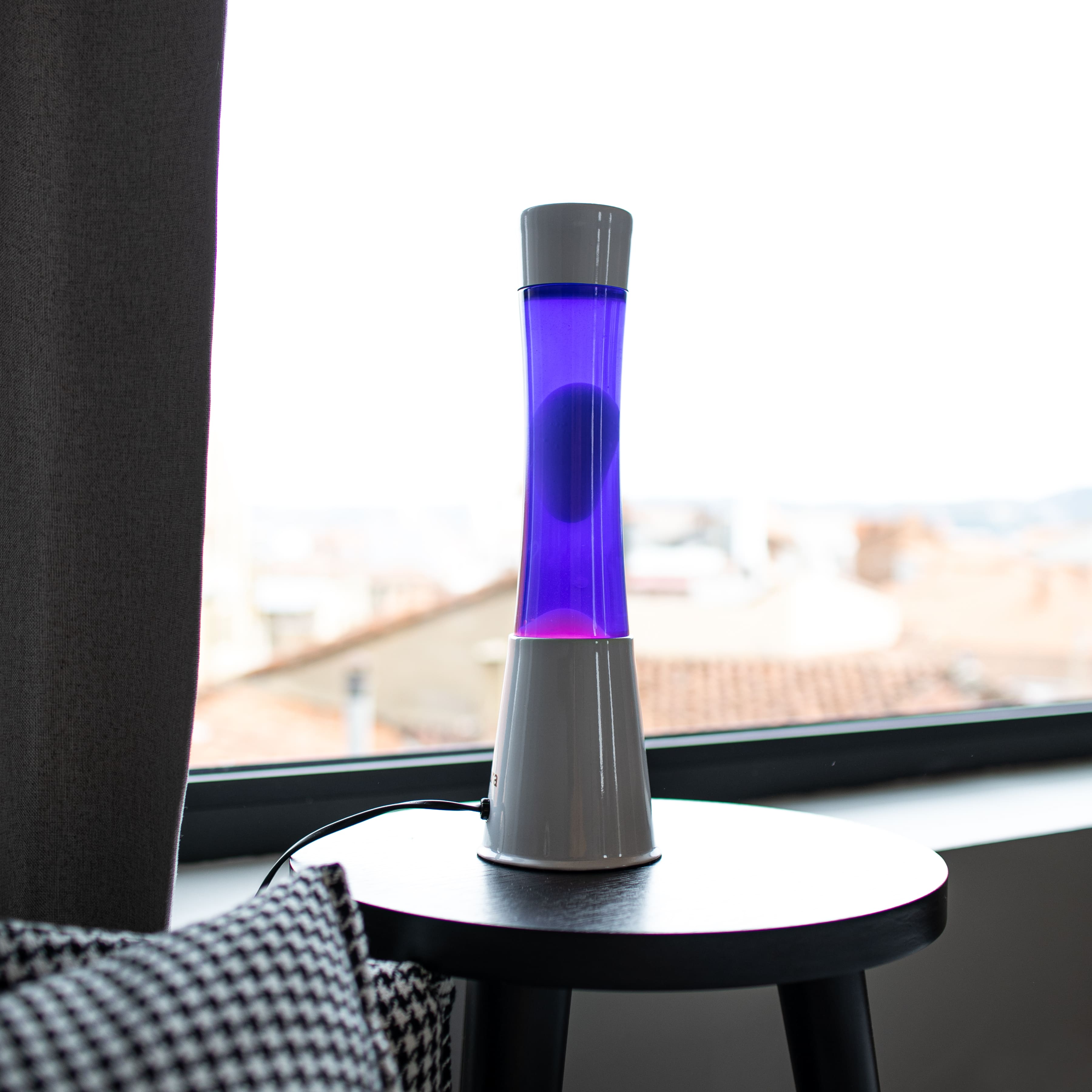 Lámpara de lava morada