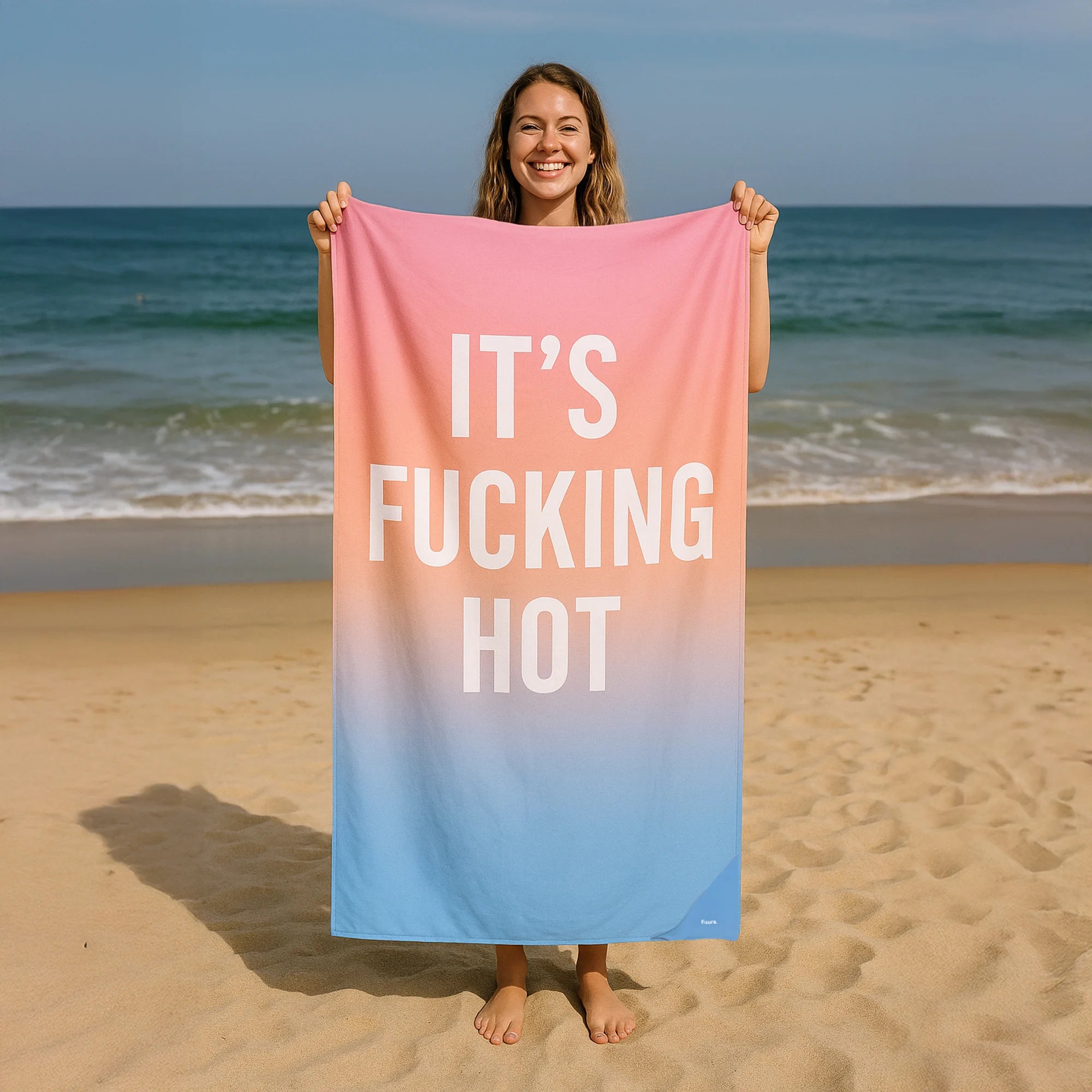 Toalla playa "it's fucking hot" degradado