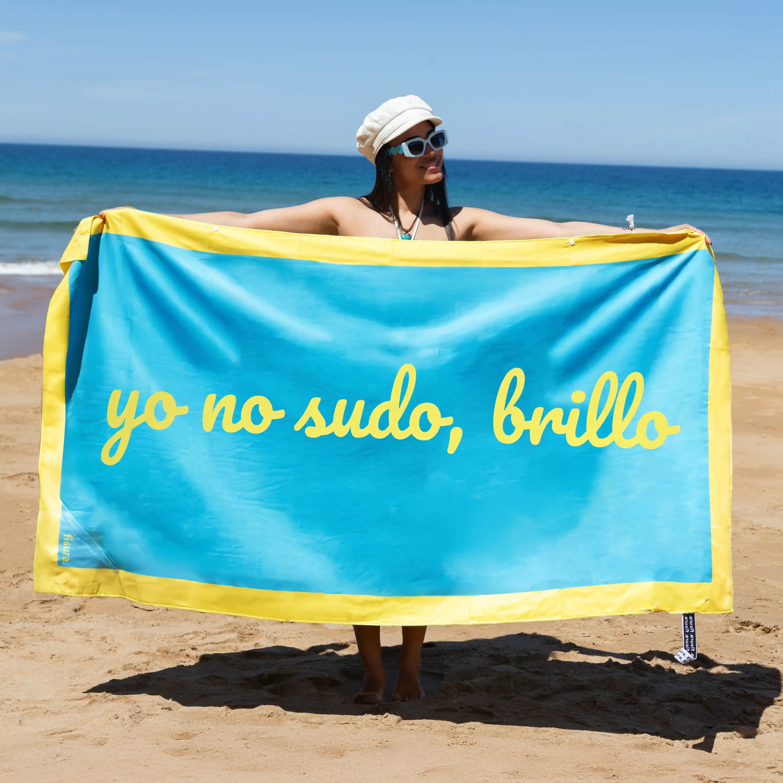 Toalla playa "yo no sudo, brillo" azul y amarillo
