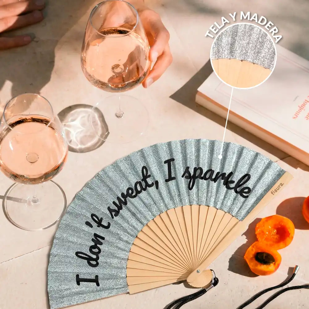 Abanico “I don’t sweat, I sparkle” purpurina