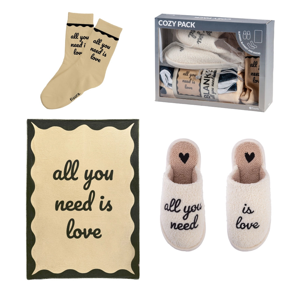 Pack de zapatillas, manta y calcetines "All you need is love"