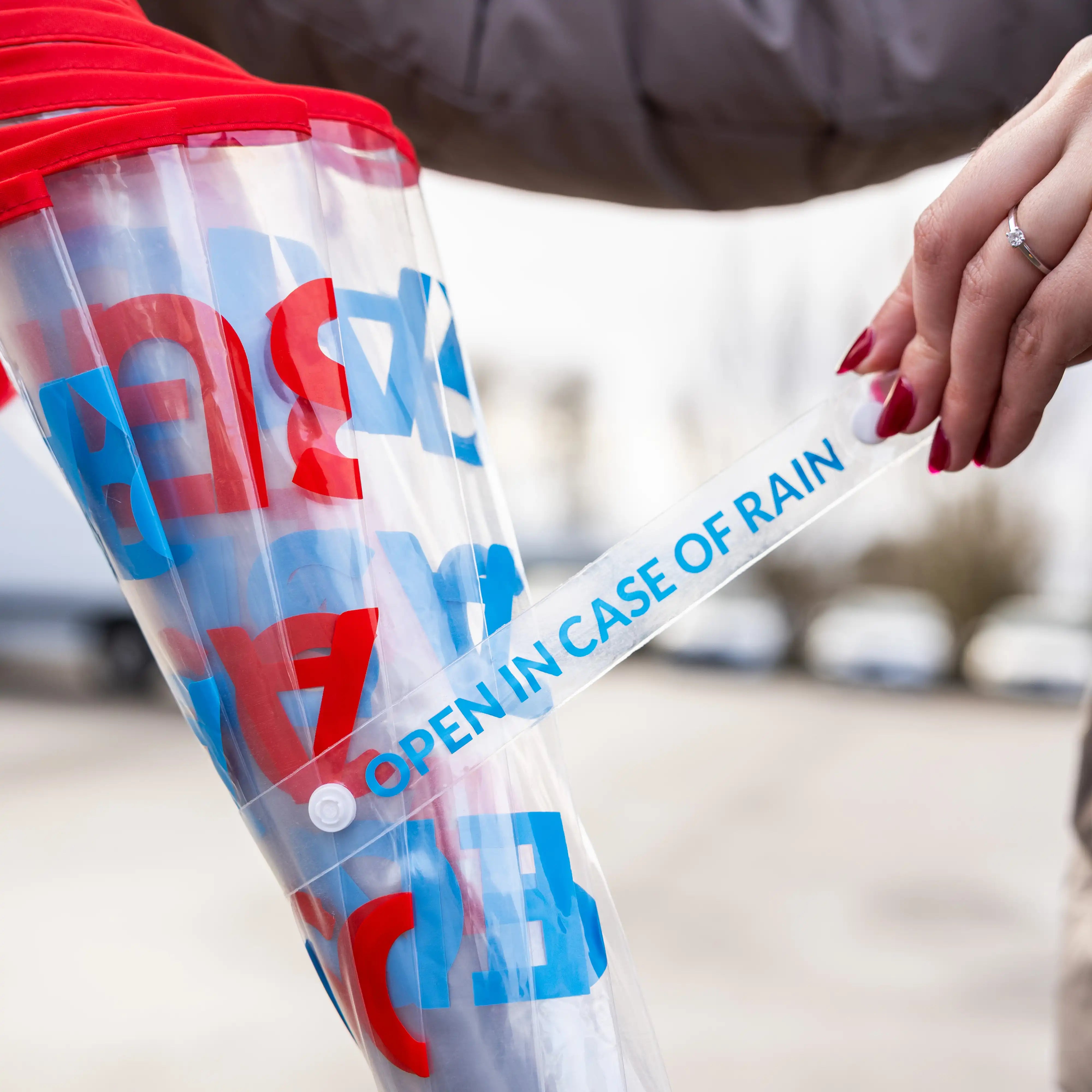 Paraguas transparente "open in case of..."