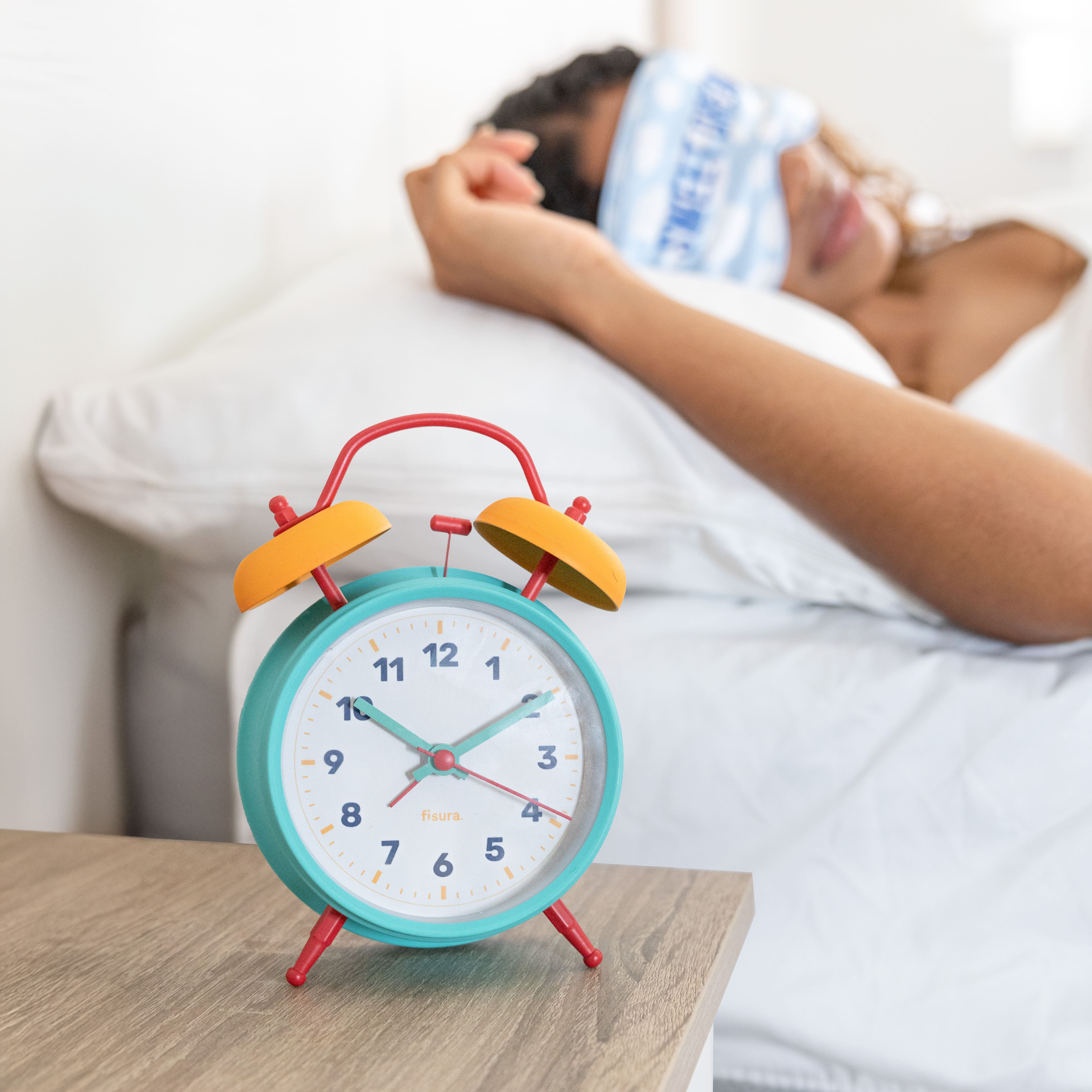 Reloj despertador retro azul y amarillo