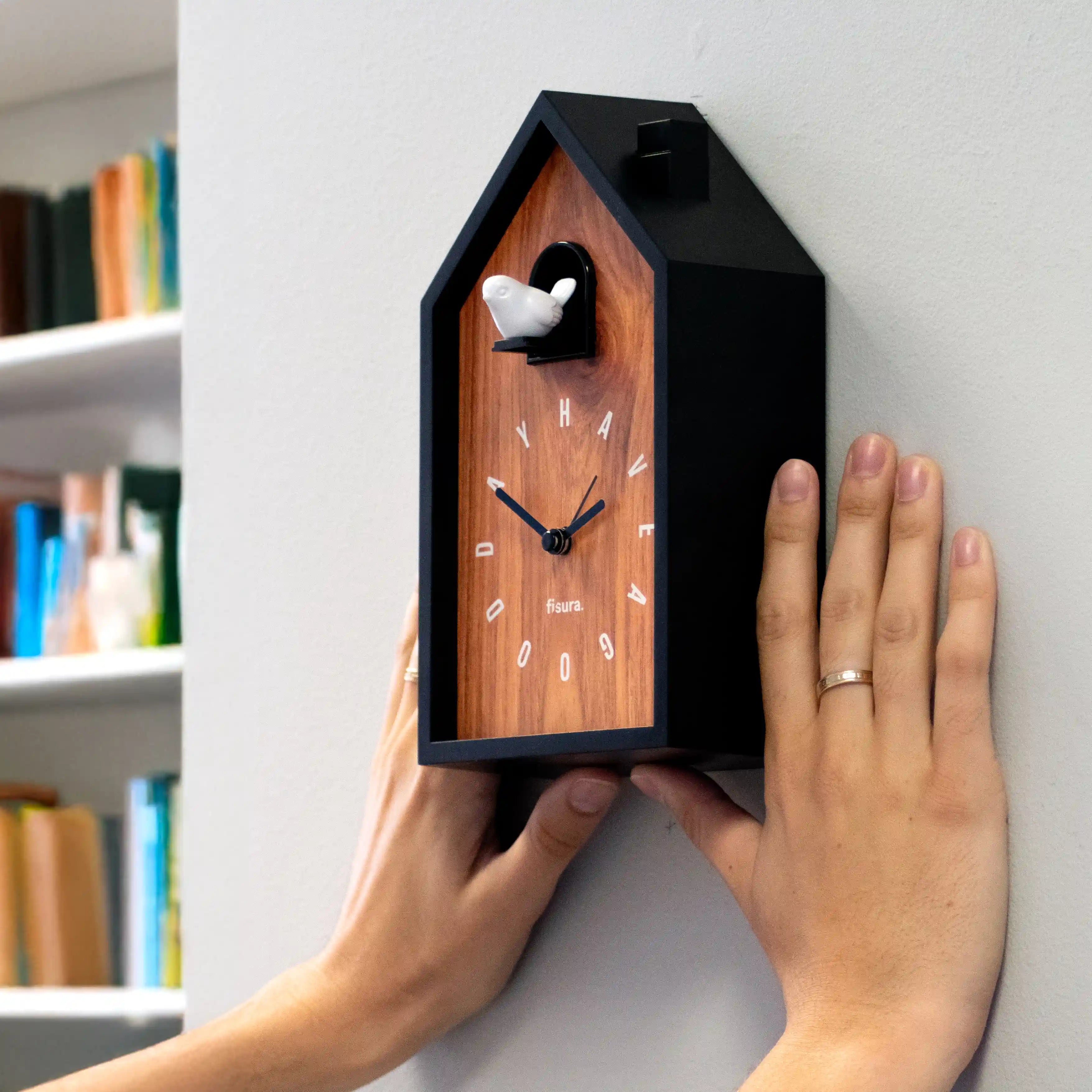 Reloj despertador cuco casita madera
