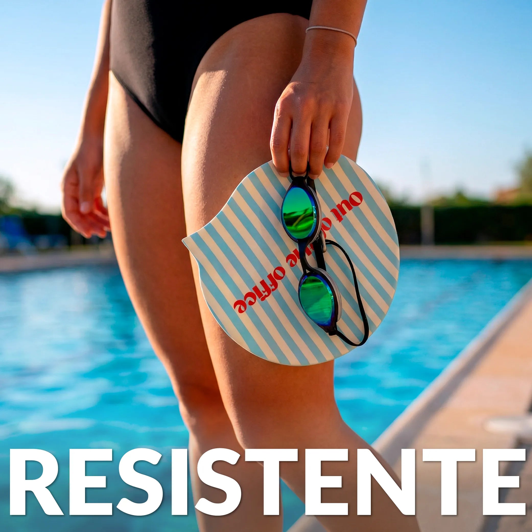 Gorro de piscina “Out of the office”