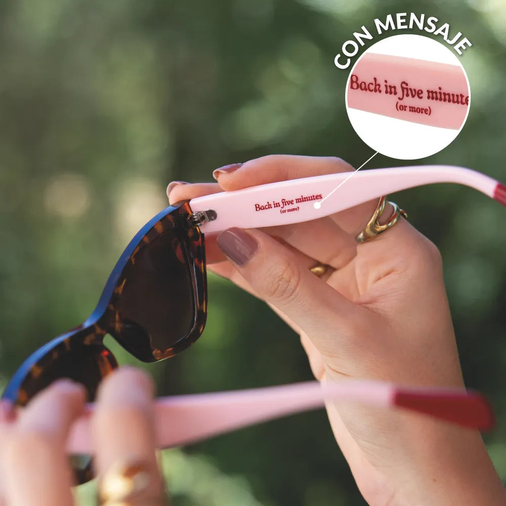 Gafas de sol “Back in five minutes”