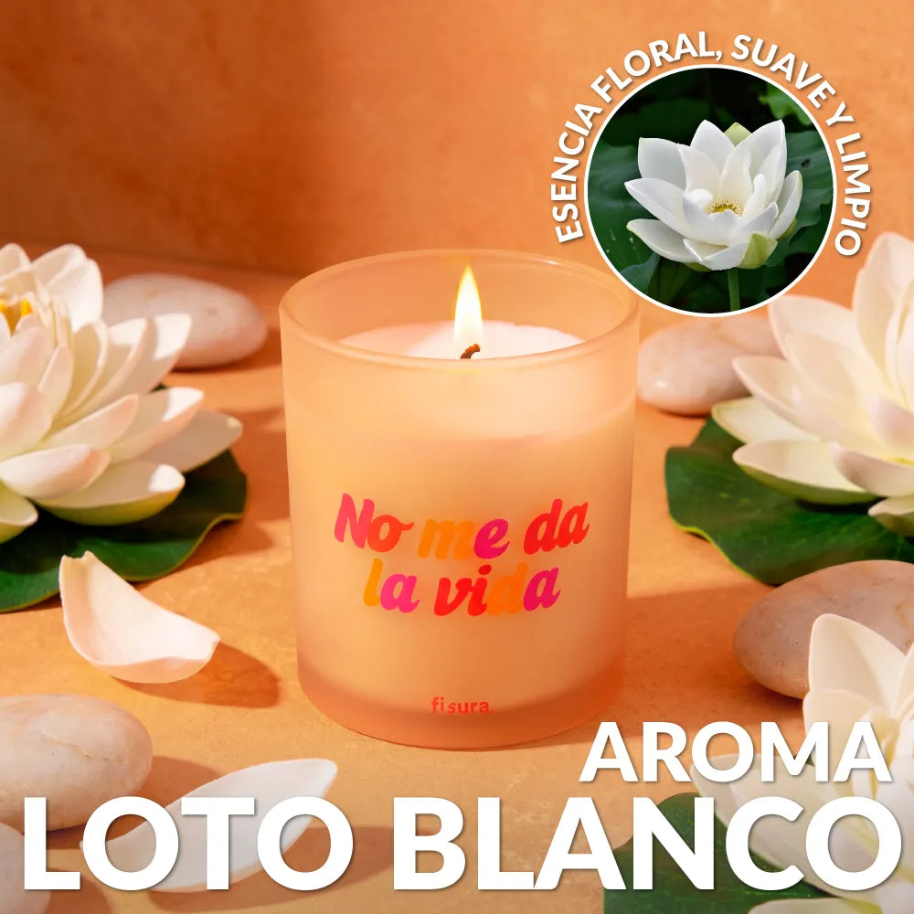 Bougie en verre “No me da la vida” – lotus blanc