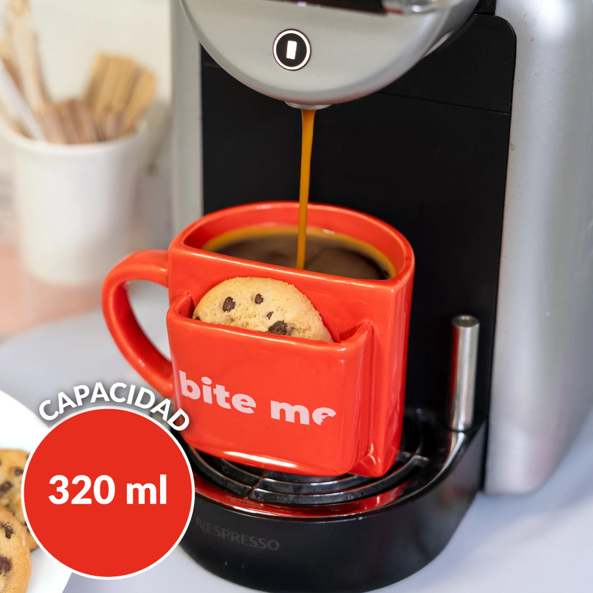 Taza bolsillo "Bite me"