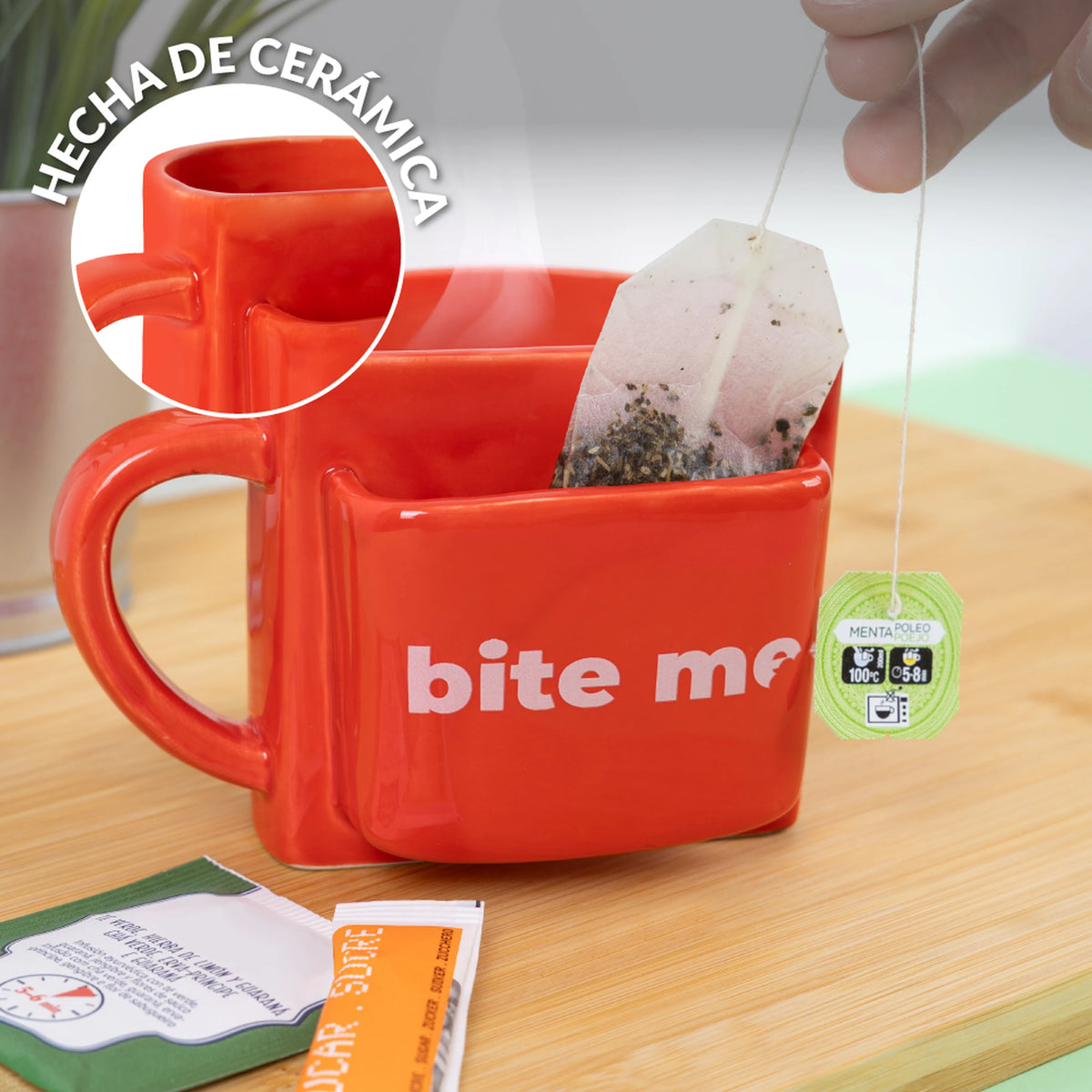 Taza bolsillo "Bite me"