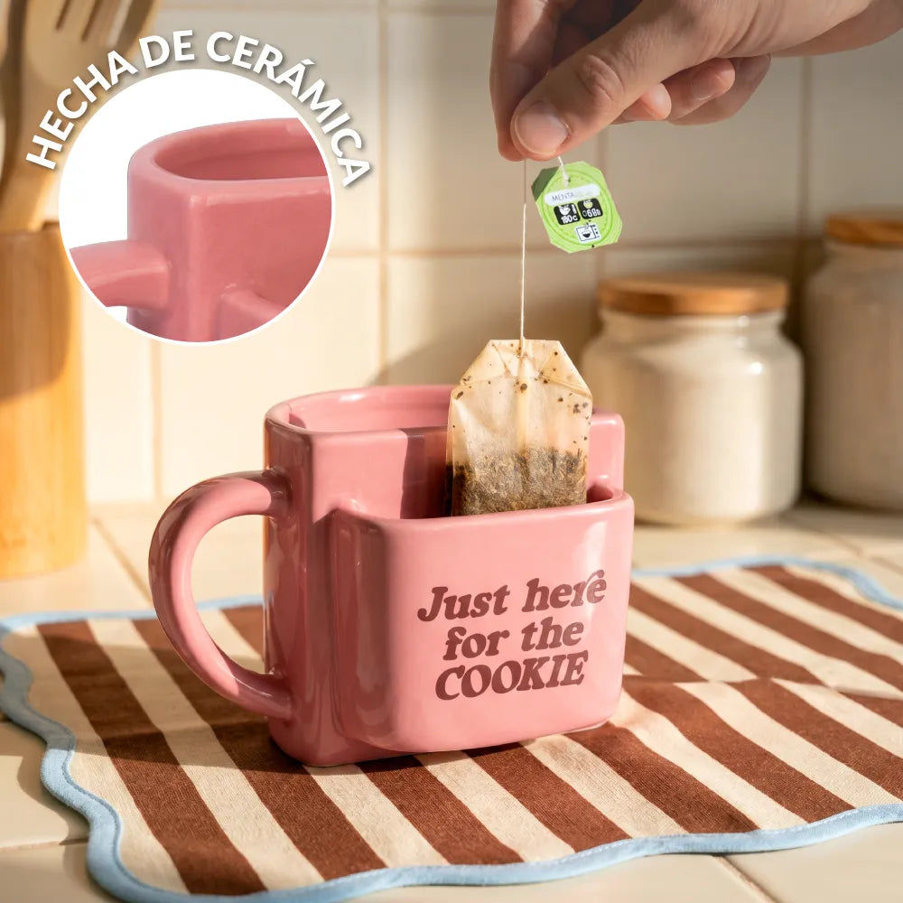 Taza bolsillo “Here for the cookie”