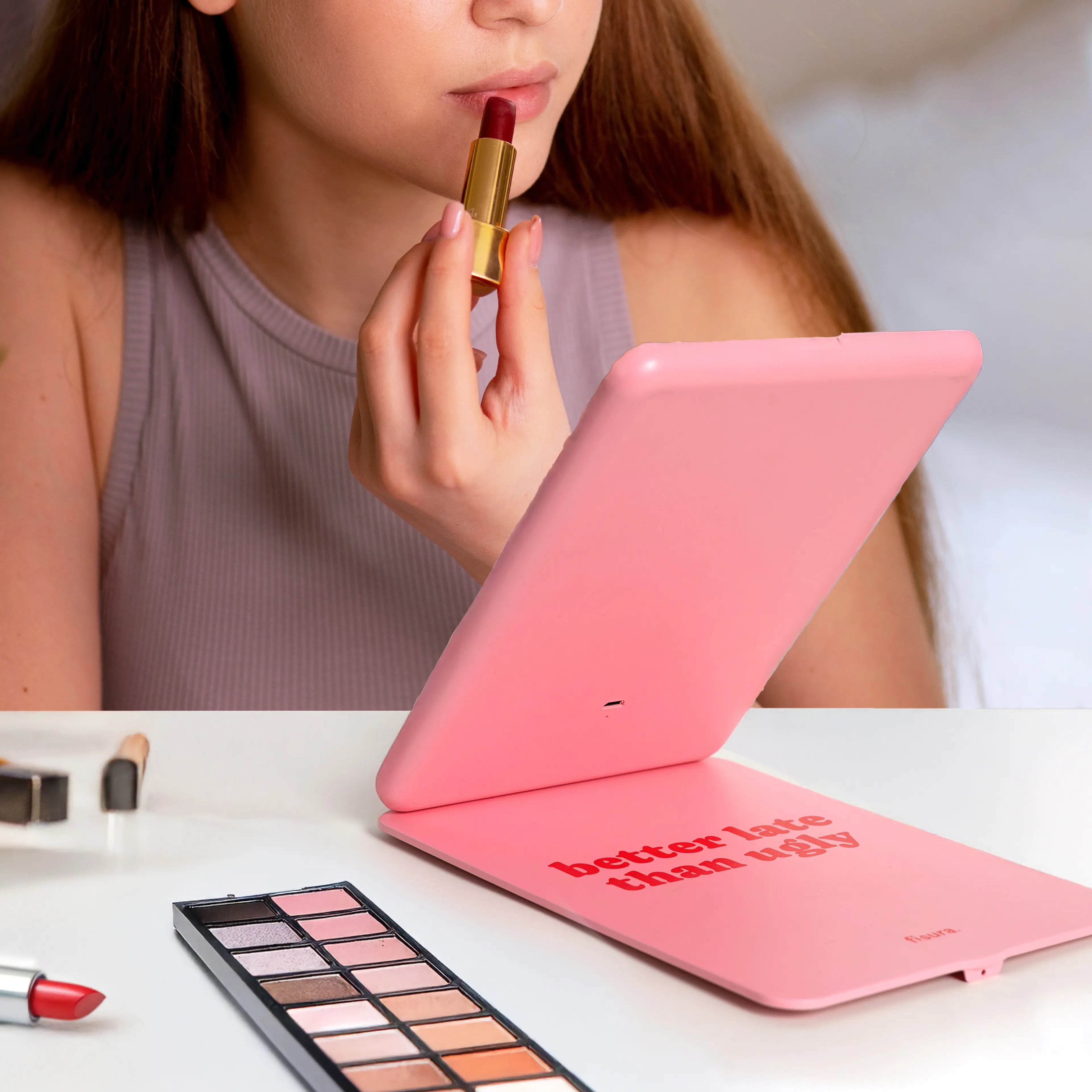 Espejo led portátil “better late than ugly”