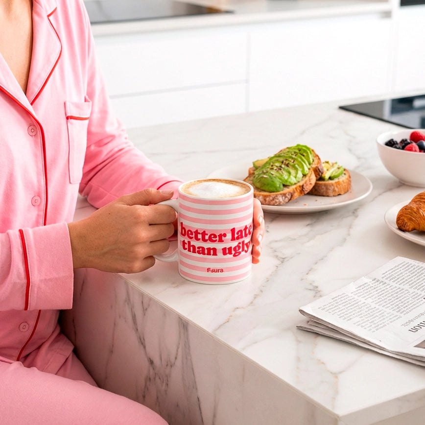 Taza "Better late than ugly" rayas