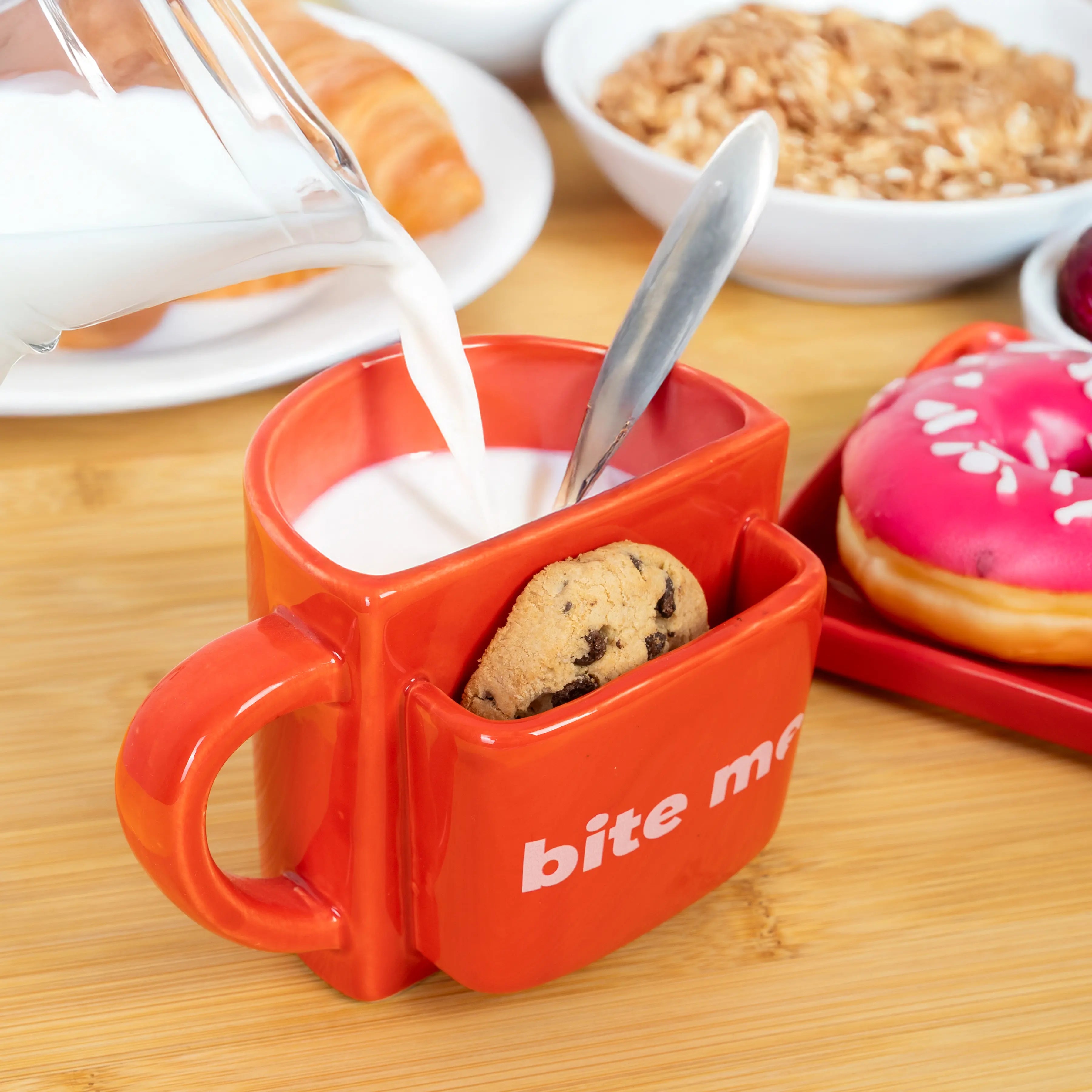 Taza bolsillo "Bite me"