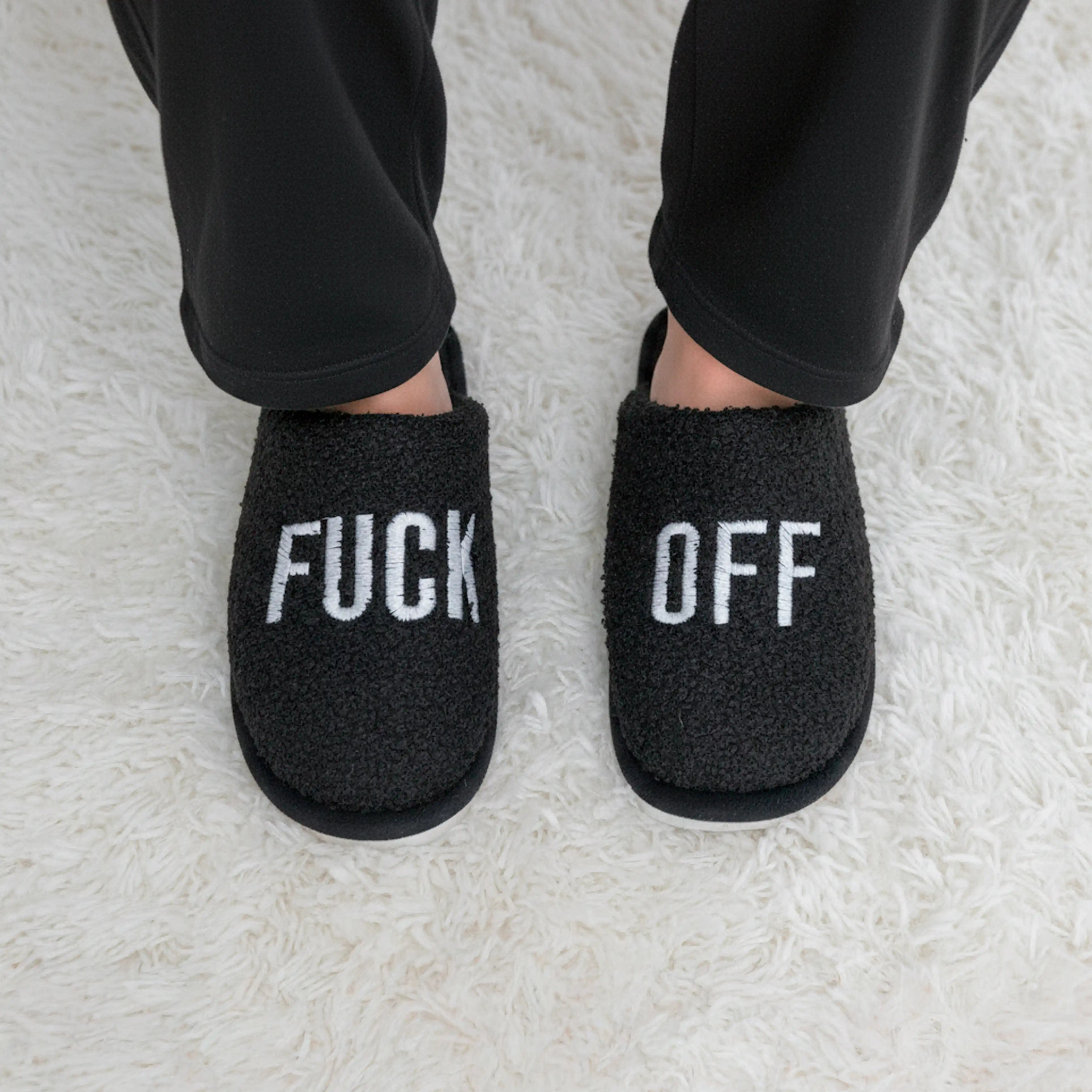 Zapatillas “Fuck off” negro