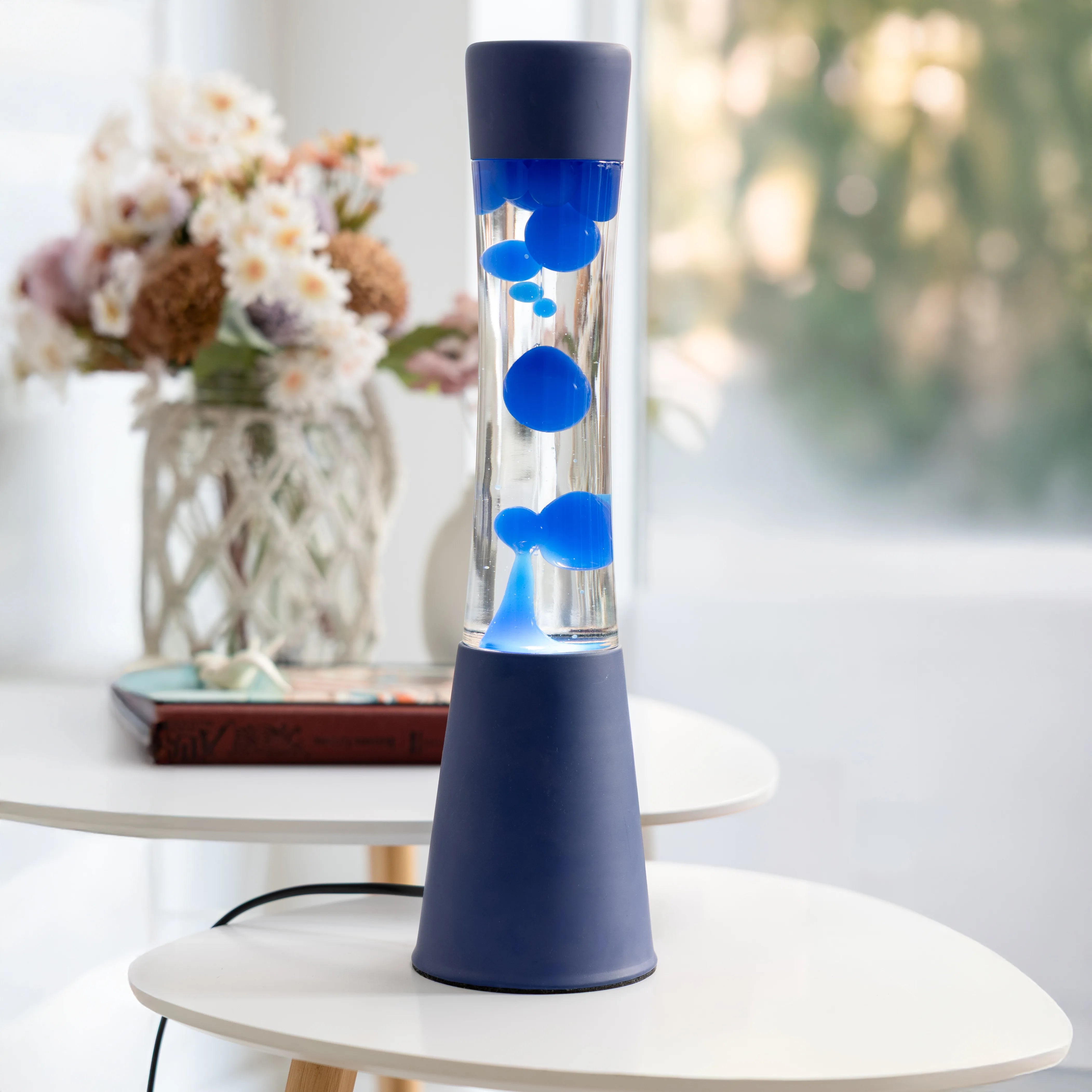 Lámpara de lava monocromática azul